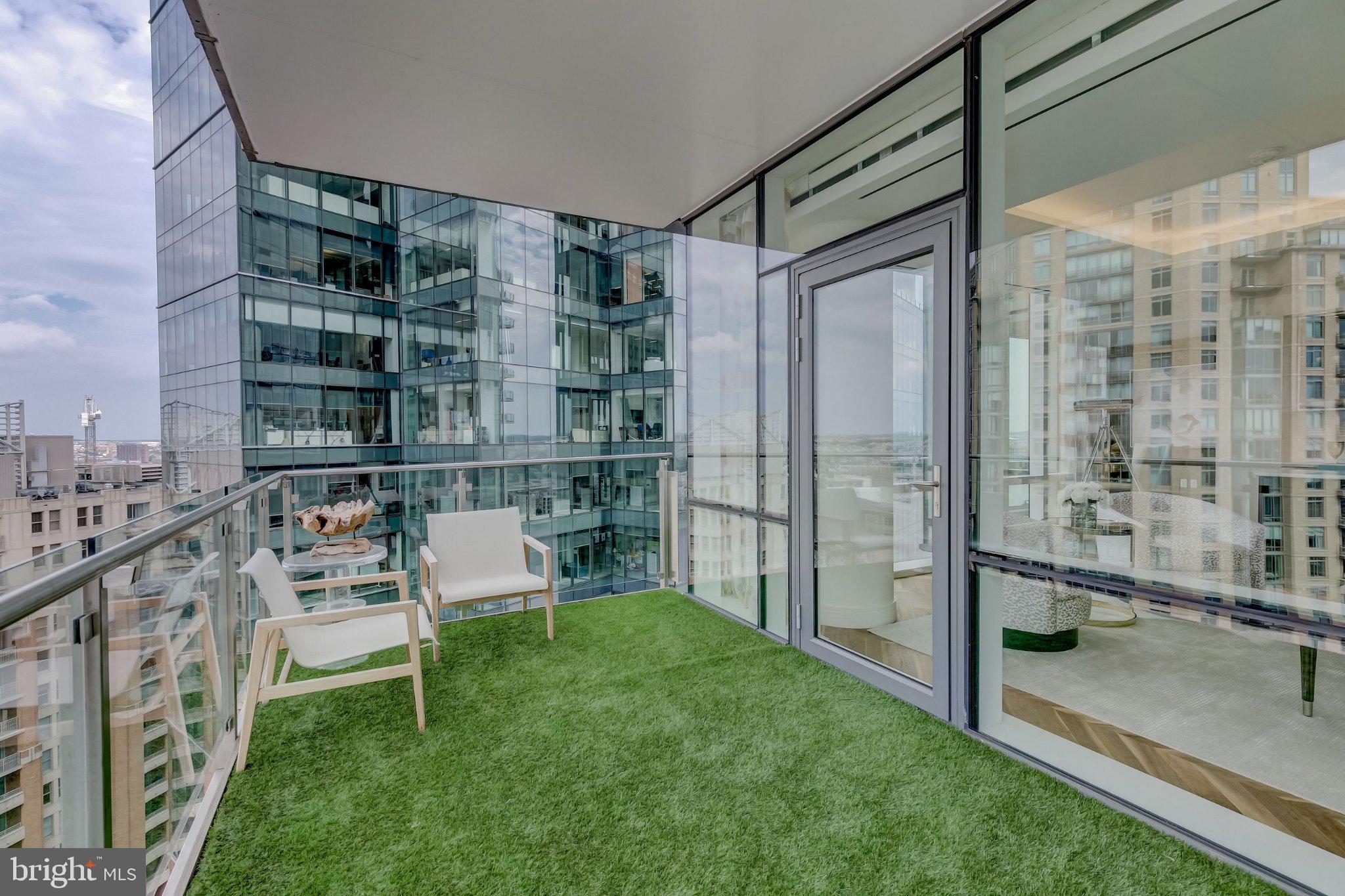 300 INTERNATIONAL DRIVE 2208