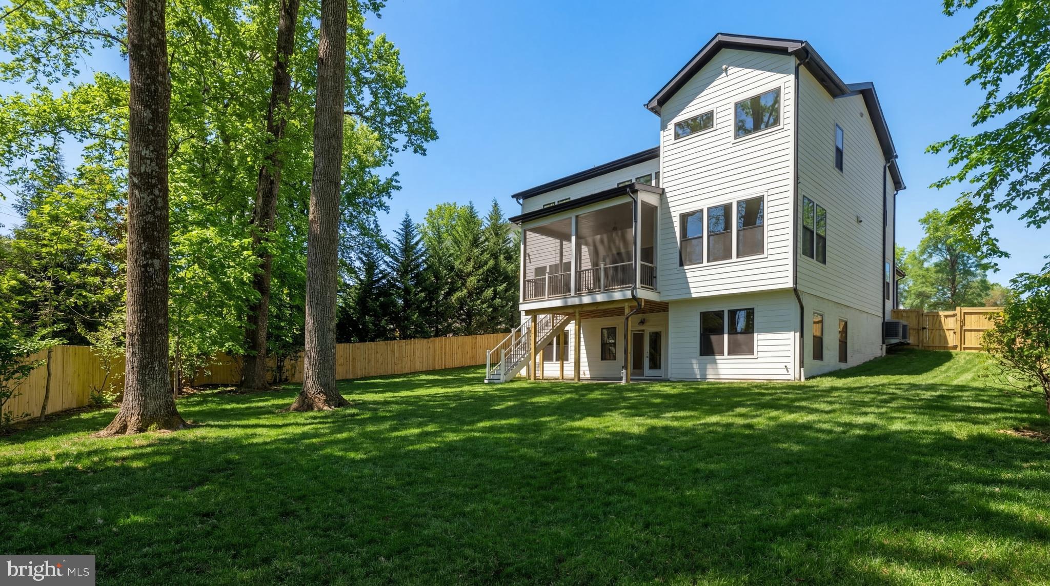 VIENNA WOODS - Residential