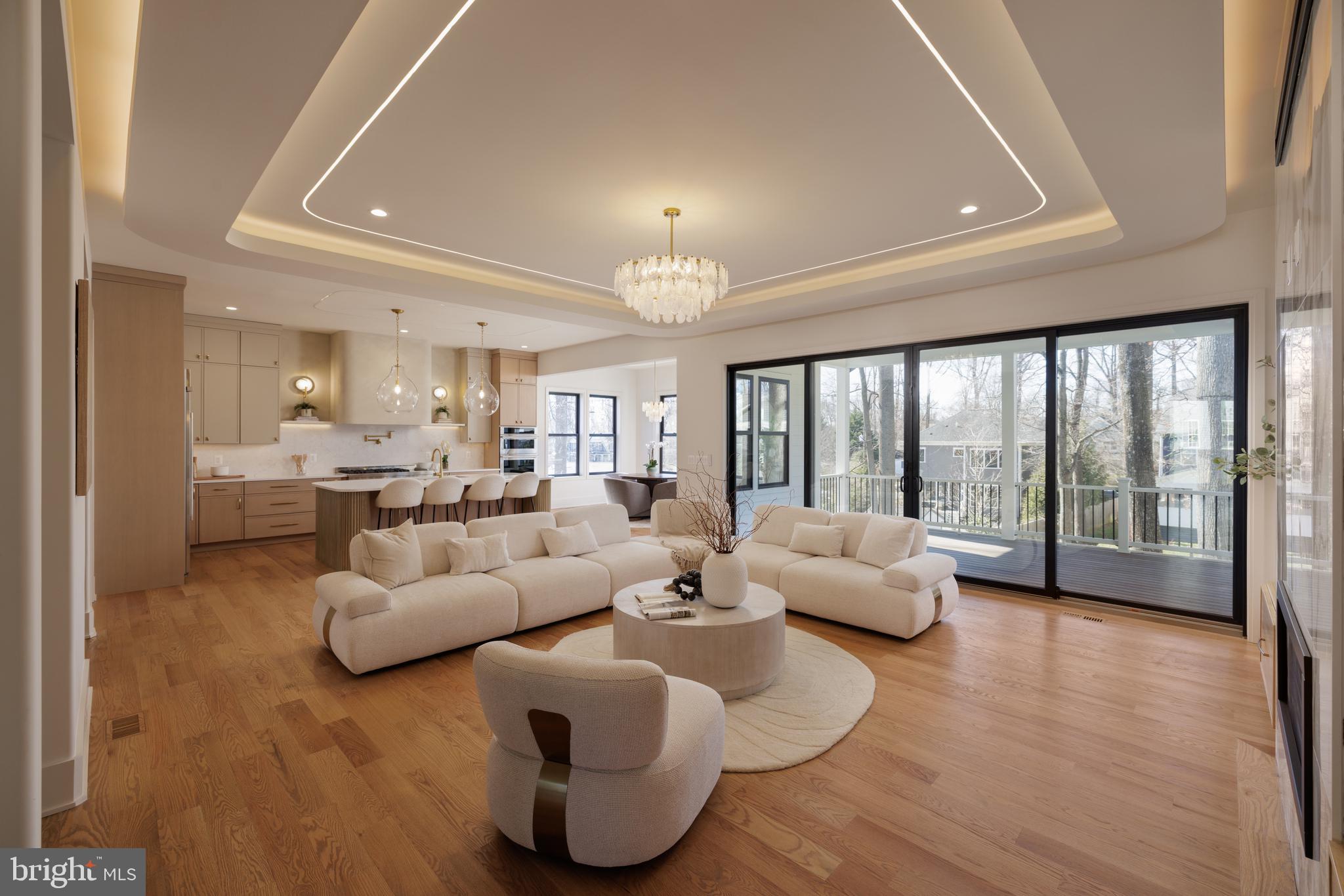 VIENNA WOODS - Residential