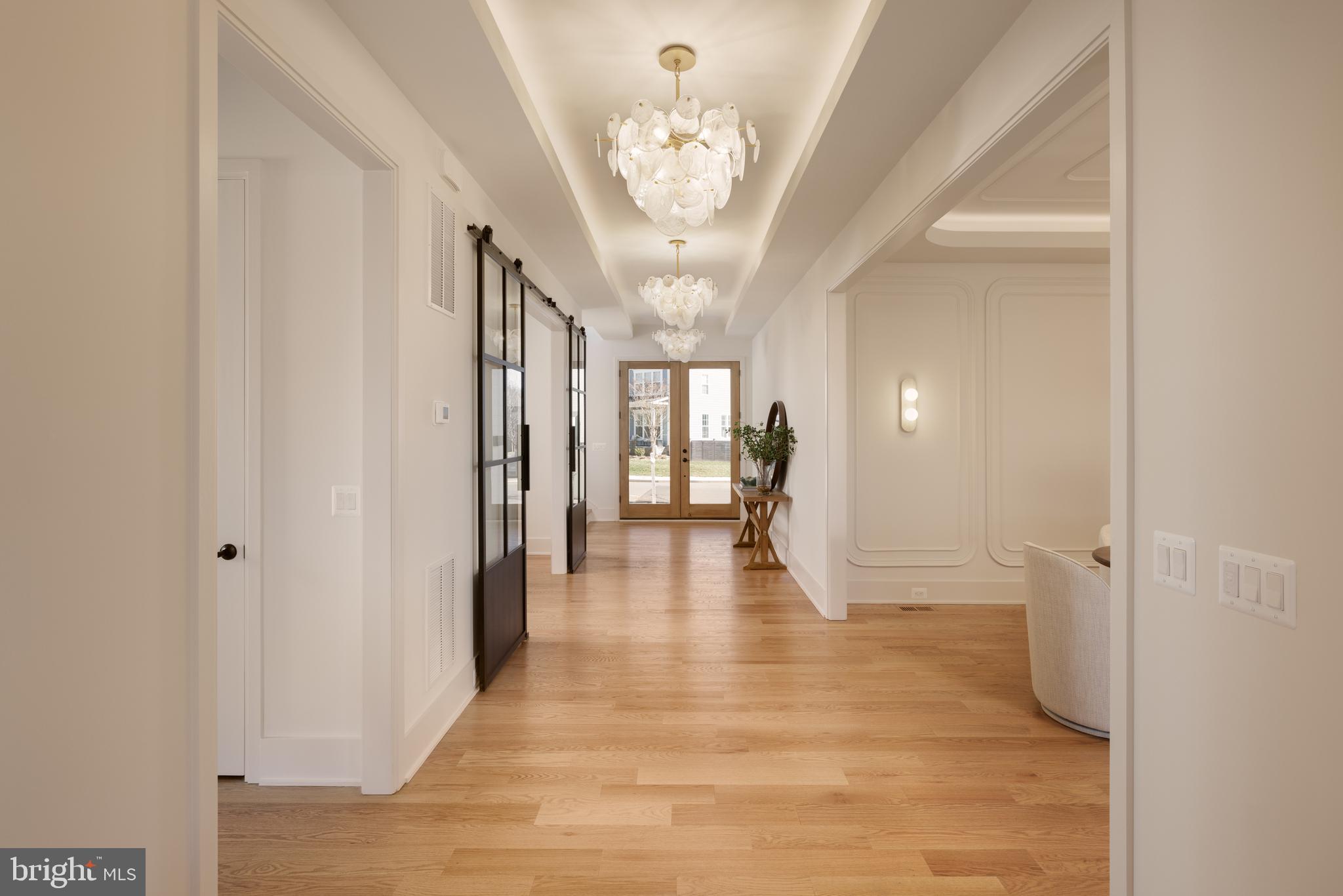 913 SYMPHONY CIRCLE SW