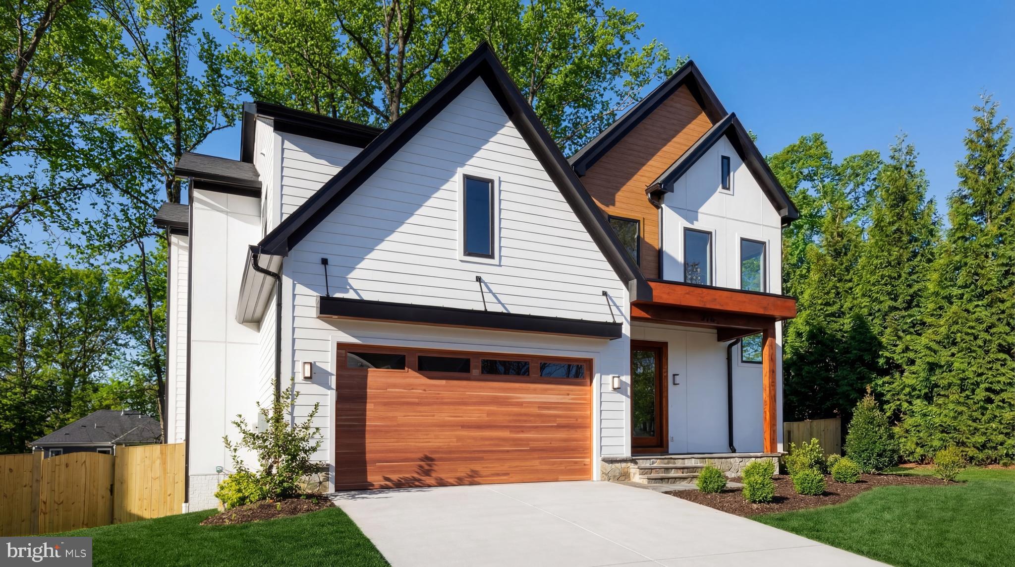 913 SYMPHONY CIRCLE SW