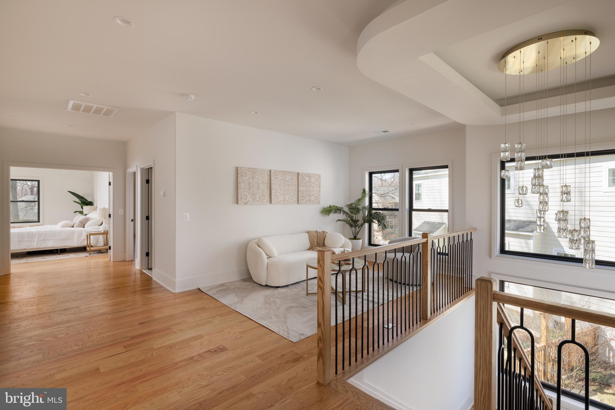 VIENNA WOODS - Residential