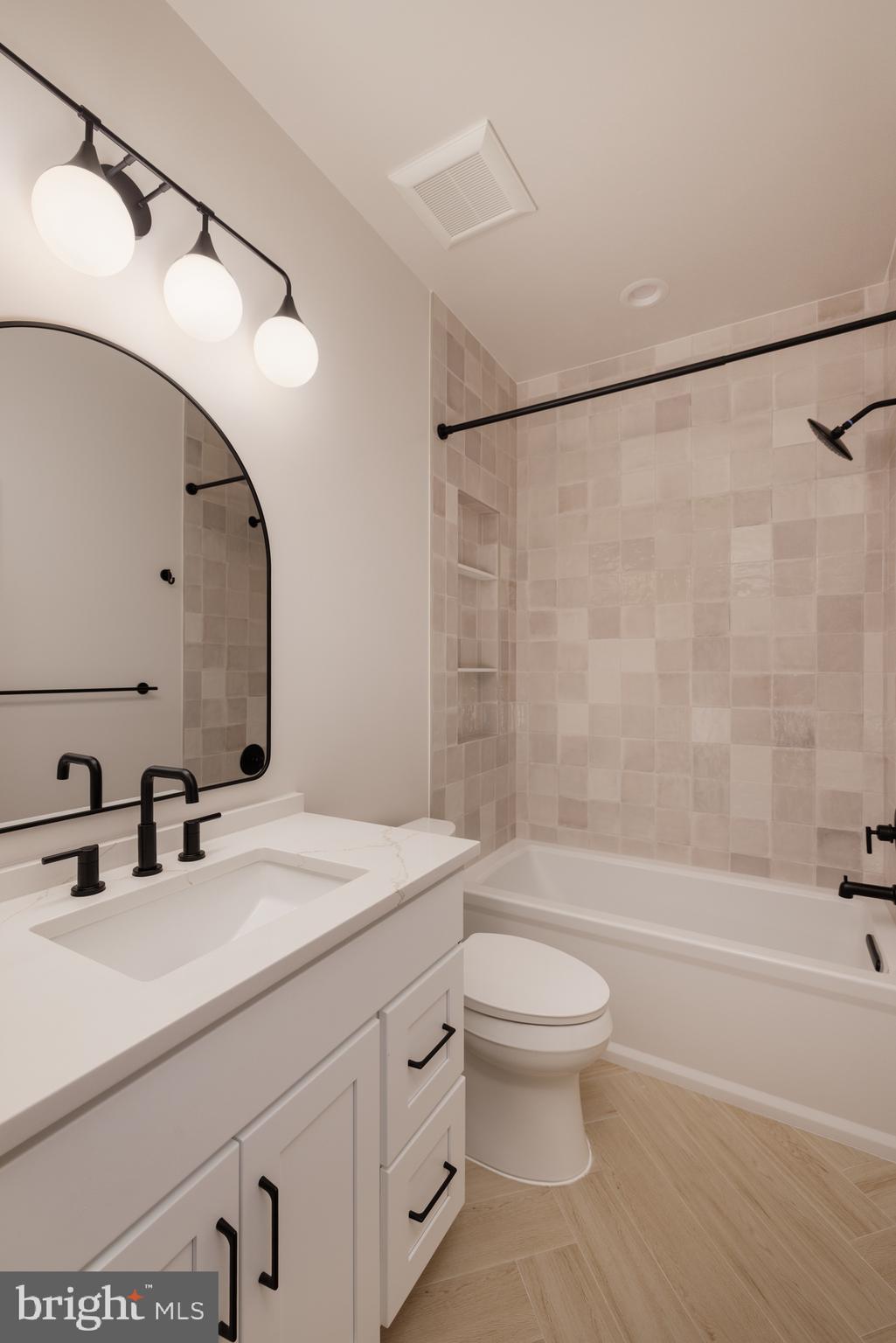 VIENNA WOODS - Residential