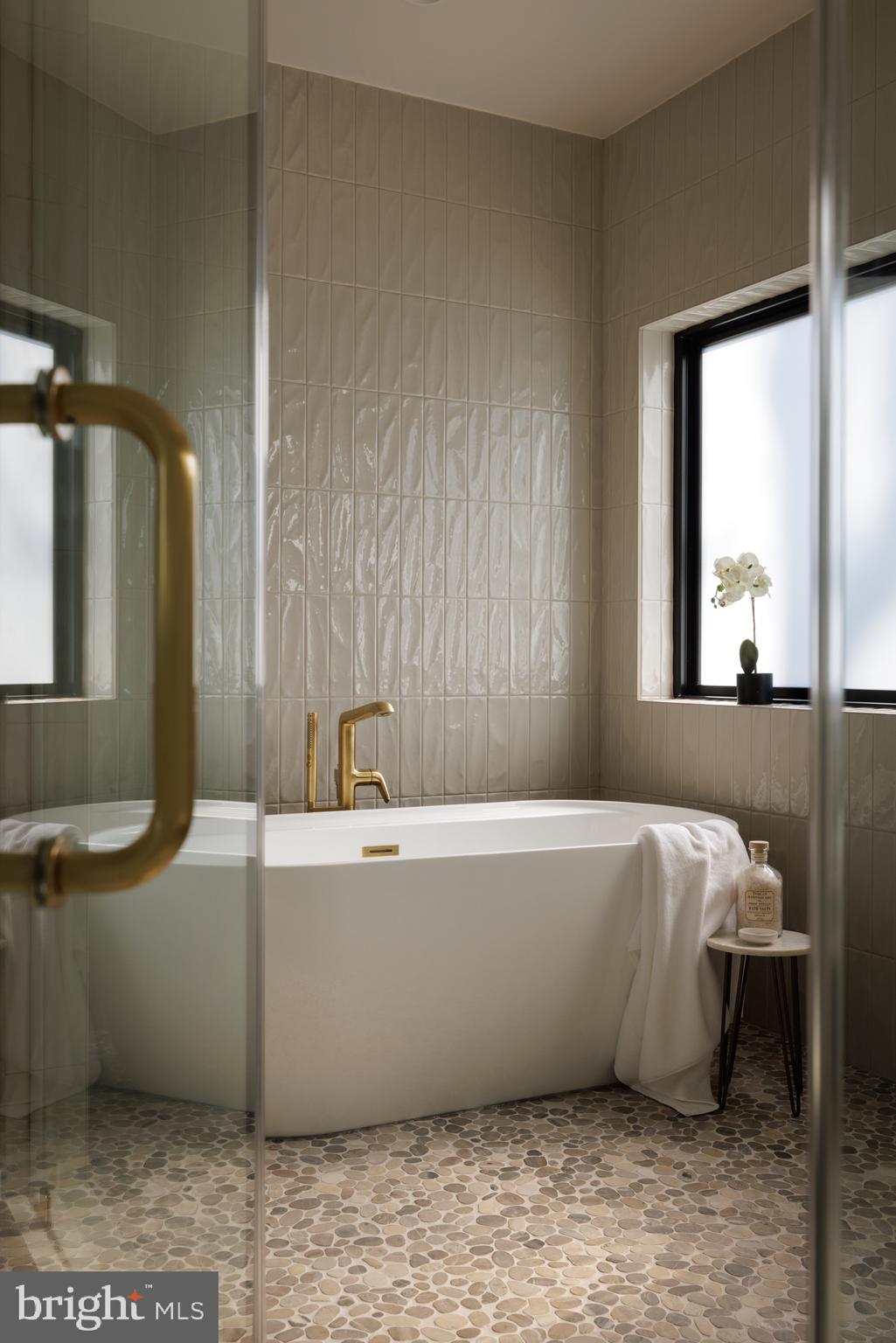 VIENNA WOODS - Residential