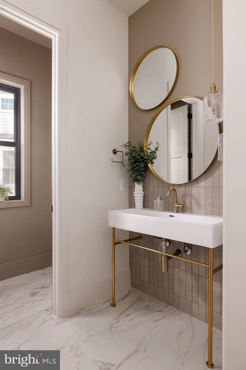 VIENNA WOODS - Residential