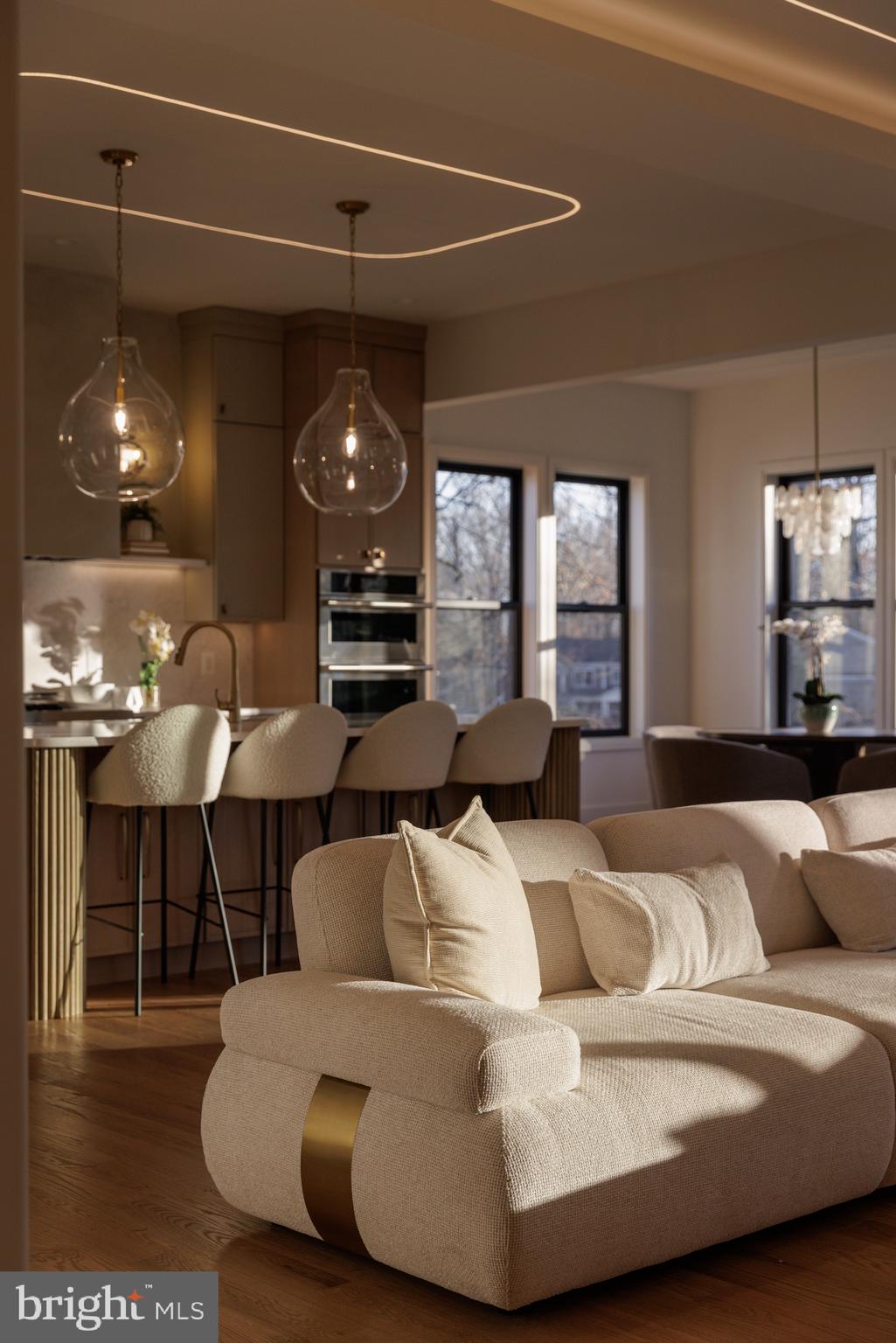 VIENNA WOODS - Residential