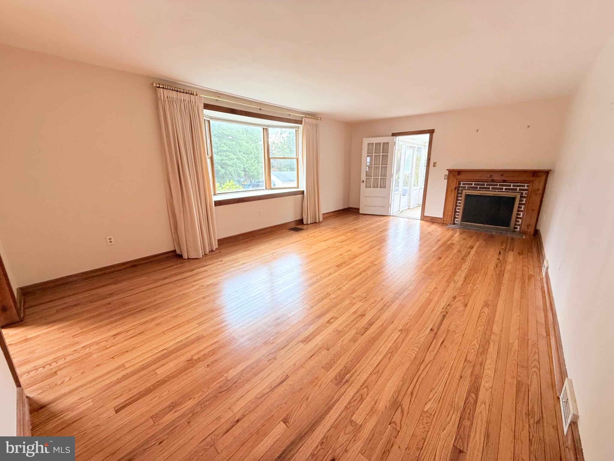 842 S WALNUT STREET