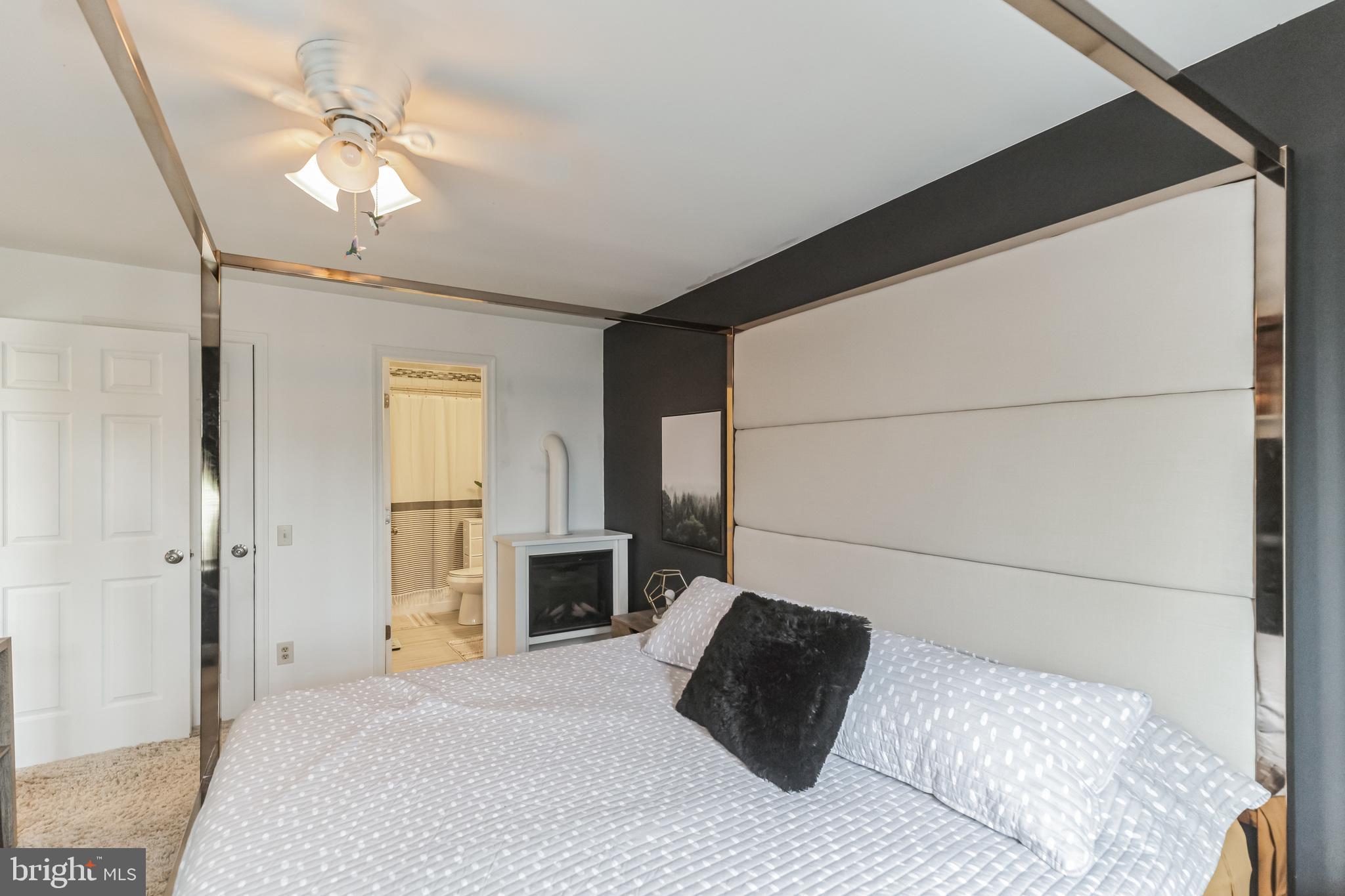 FOX CHASE/EXETER - Residential