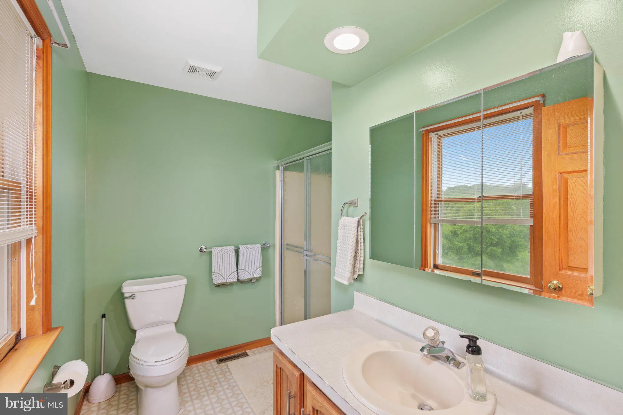 Kempton, Pennsylvania 19529, United States, 4 Bedrooms Bedrooms, ,3 BathroomsBathrooms,Residential,Pending,153942