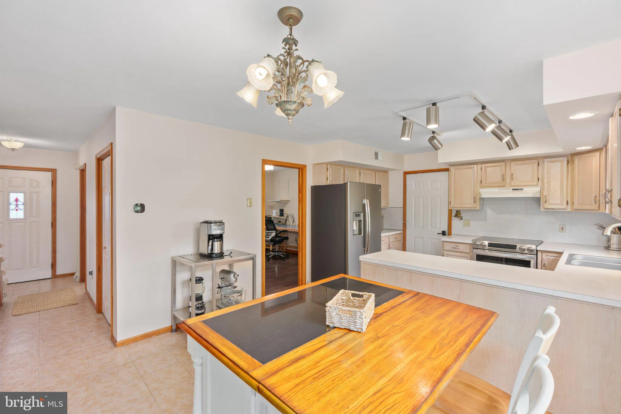 Kempton, Pennsylvania 19529, United States, 4 Bedrooms Bedrooms, ,3 BathroomsBathrooms,Residential,Pending,153942