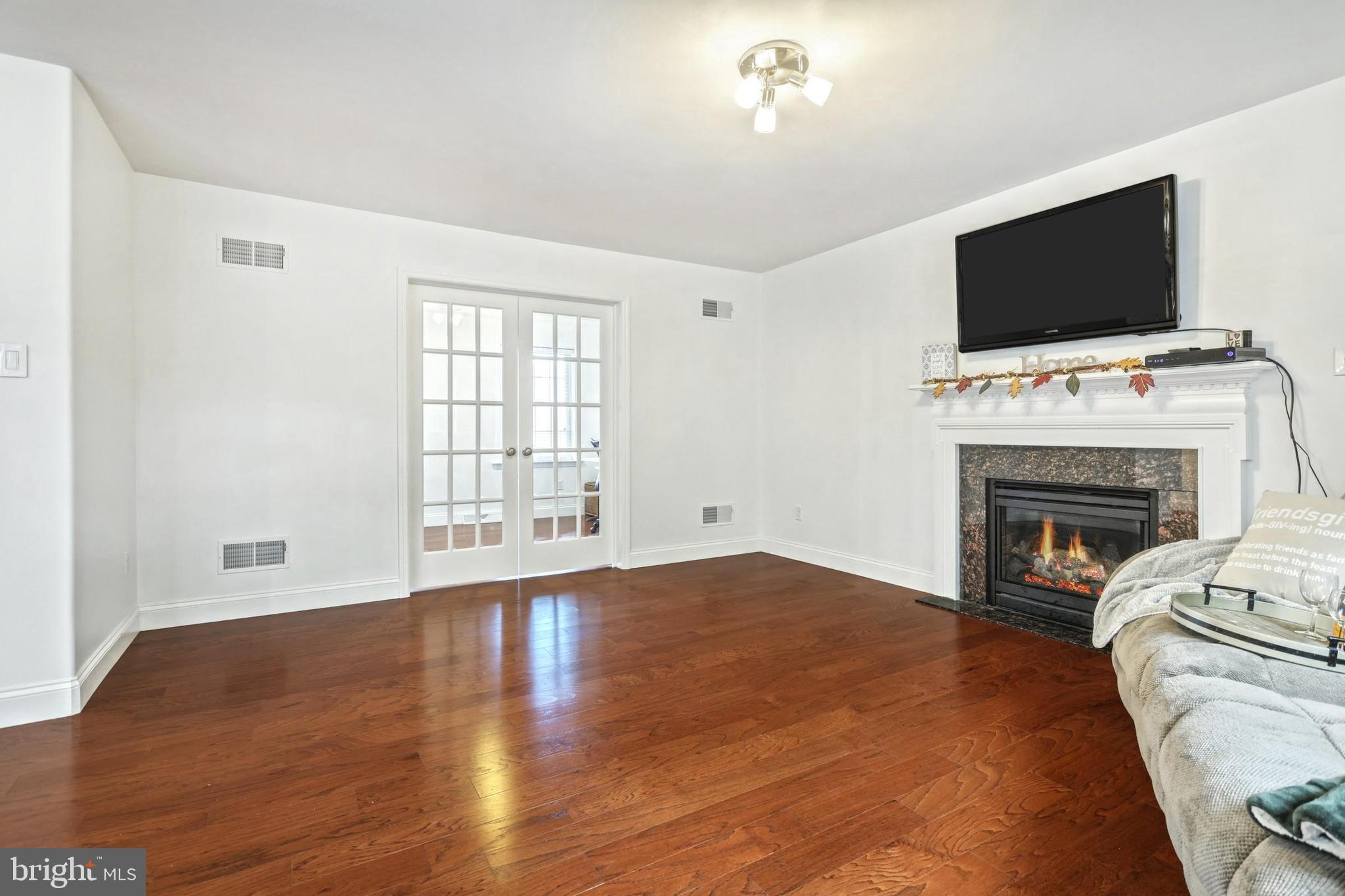 ORCHARD HILLS - Residential