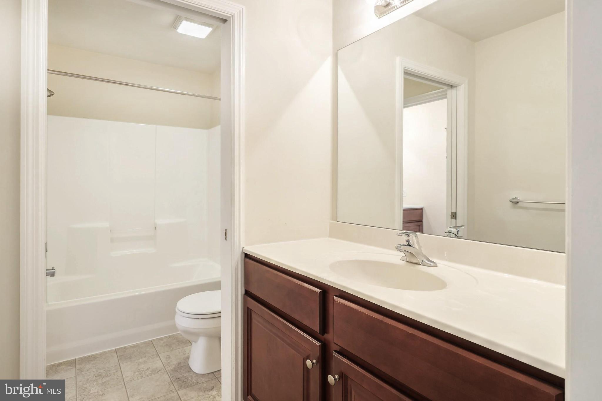 ORCHARD HILLS - Residential