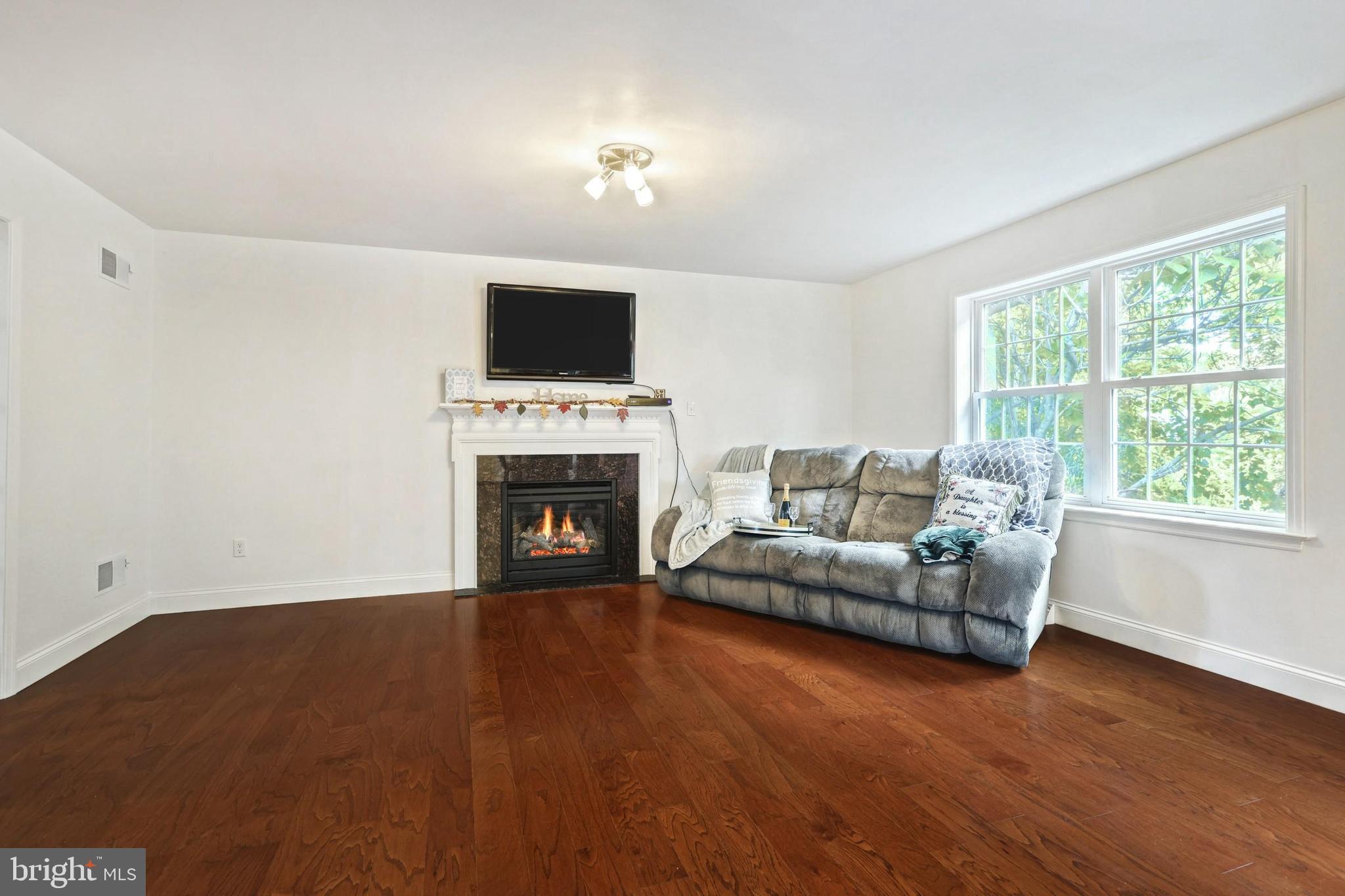 ORCHARD HILLS - Residential