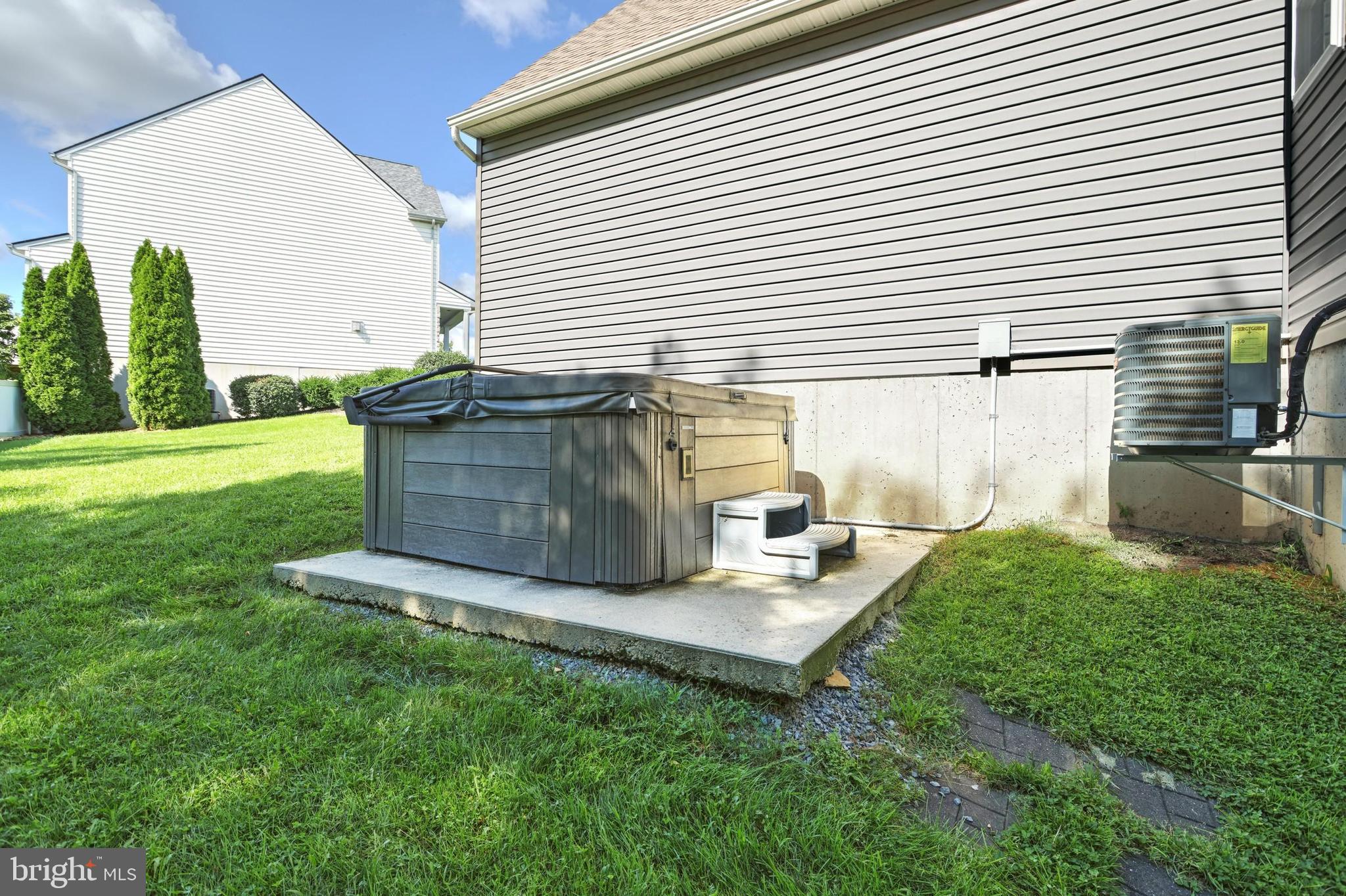 ORCHARD HILLS - Residential