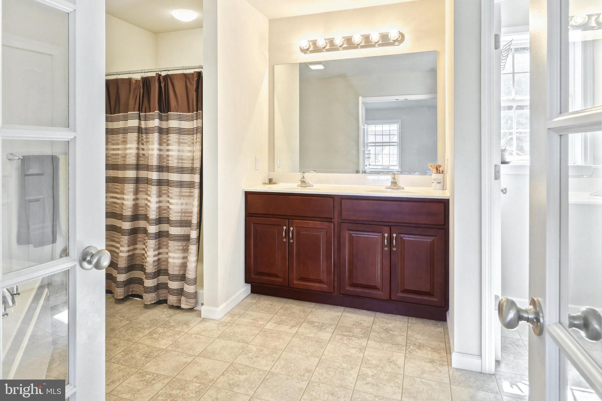 ORCHARD HILLS - Residential