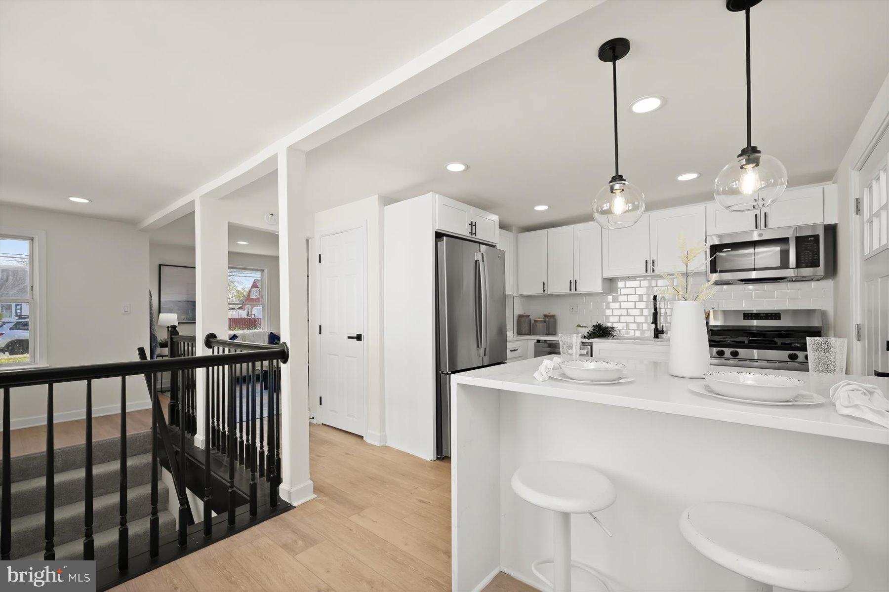 COLONIAL HOUSING - Residential