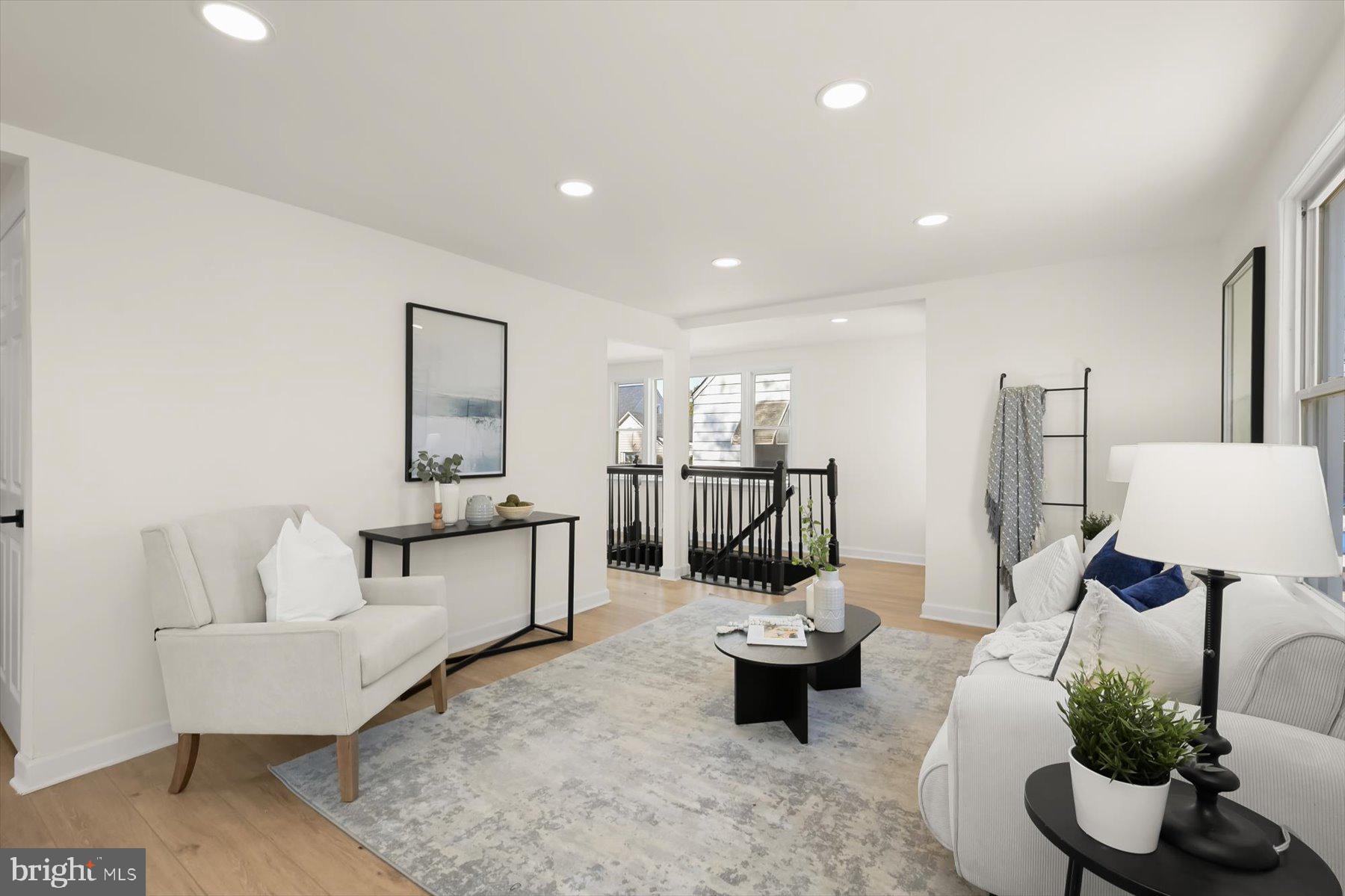 COLONIAL HOUSING - Residential