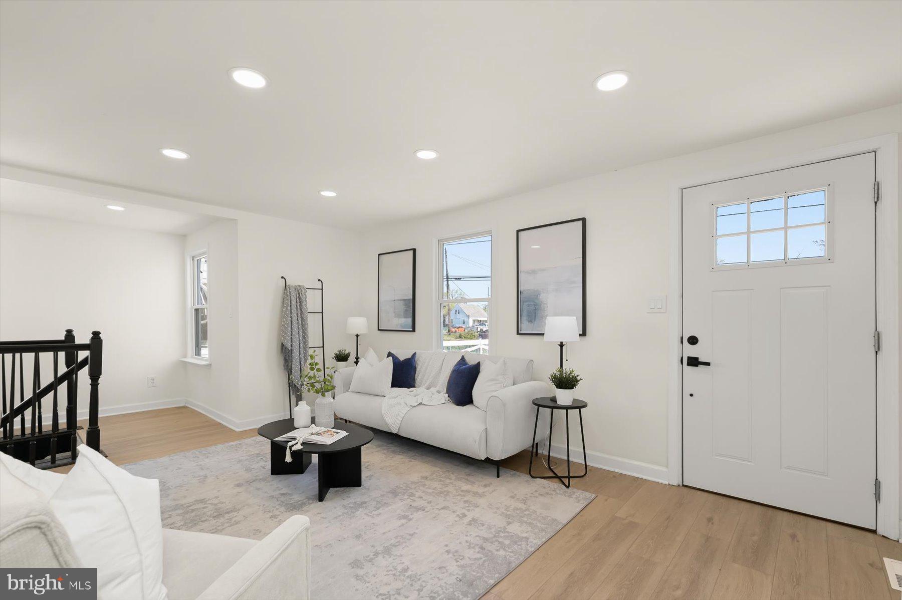 COLONIAL HOUSING - Residential