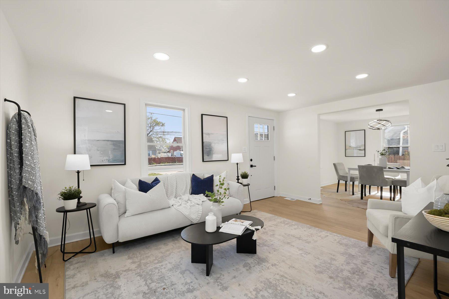 COLONIAL HOUSING - Residential