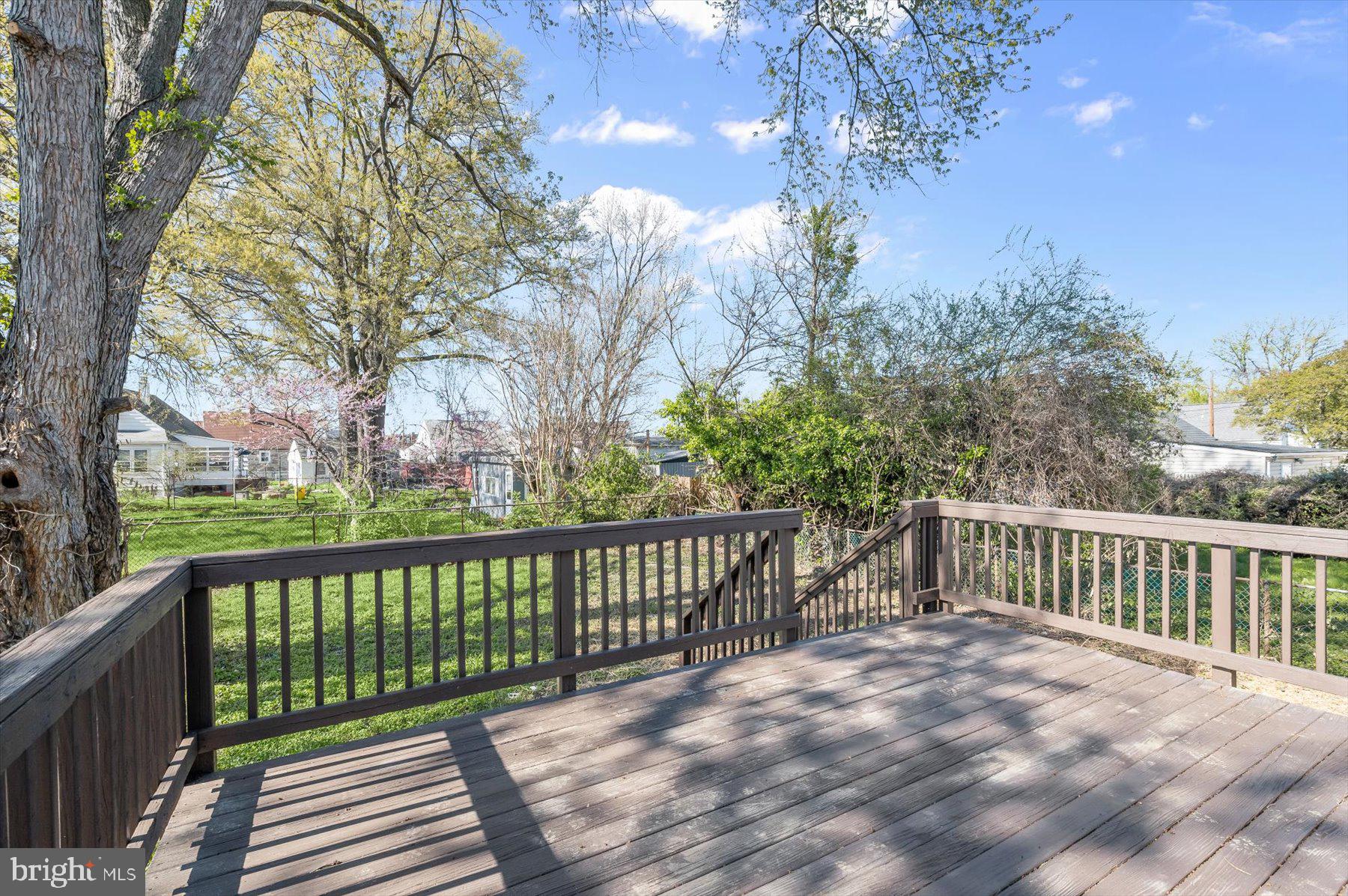 COLONIAL HOUSING - Residential