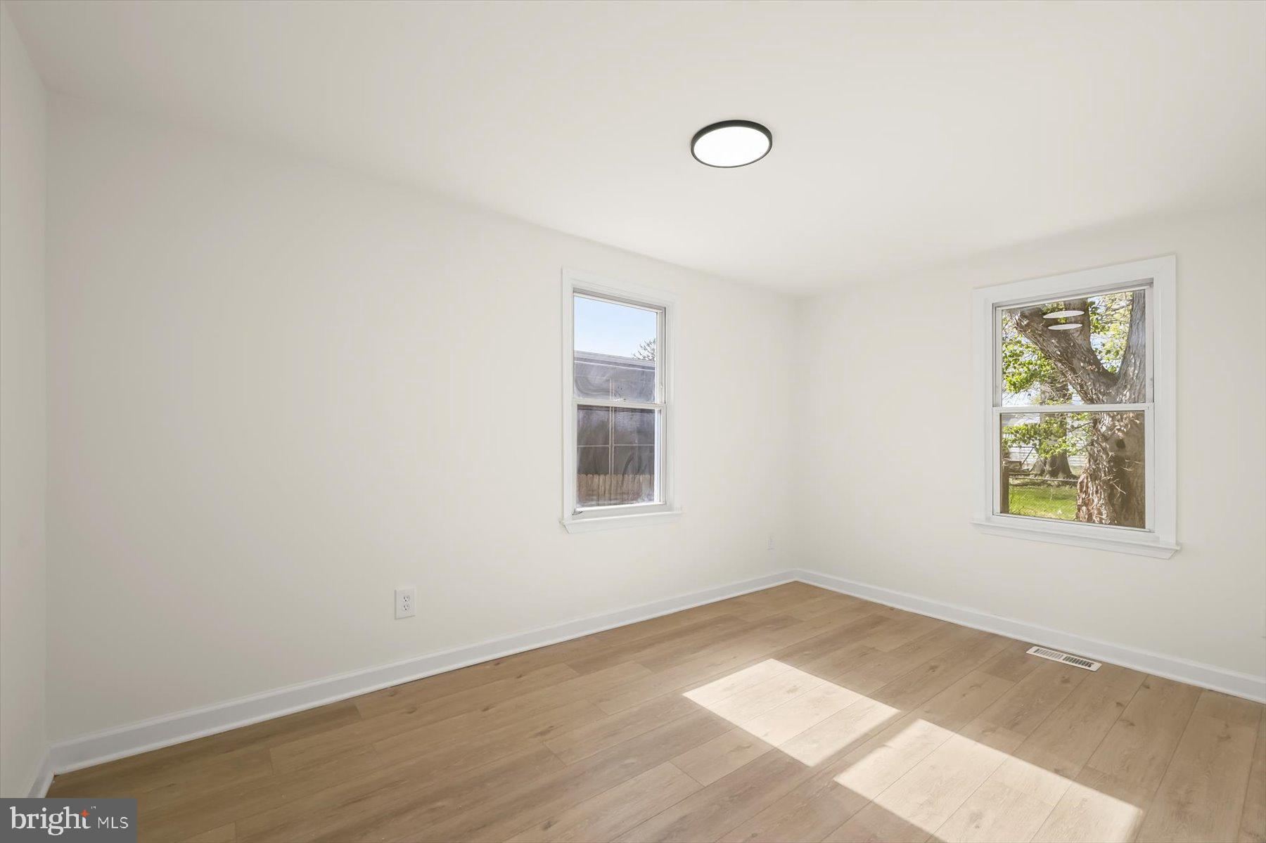 COLONIAL HOUSING - Residential