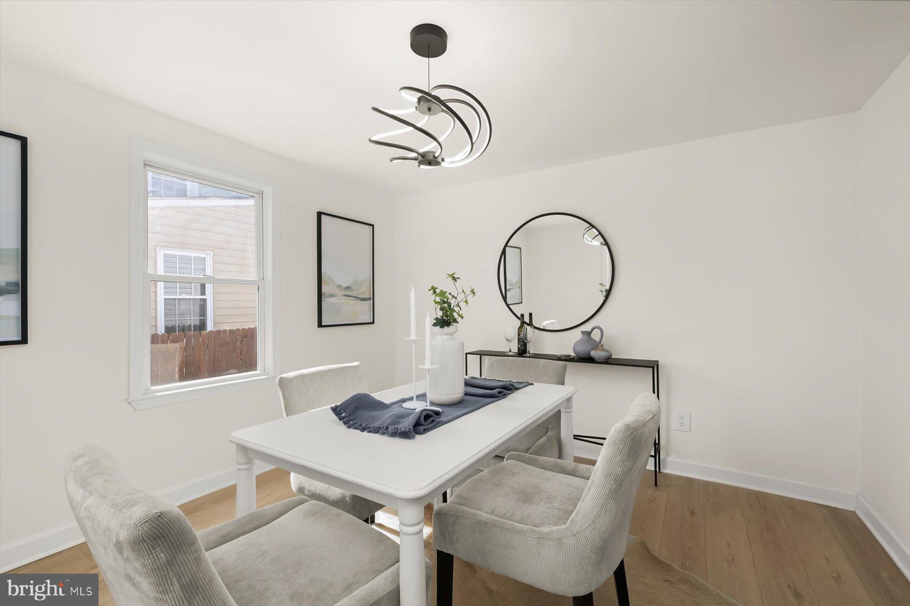 COLONIAL HOUSING - Residential