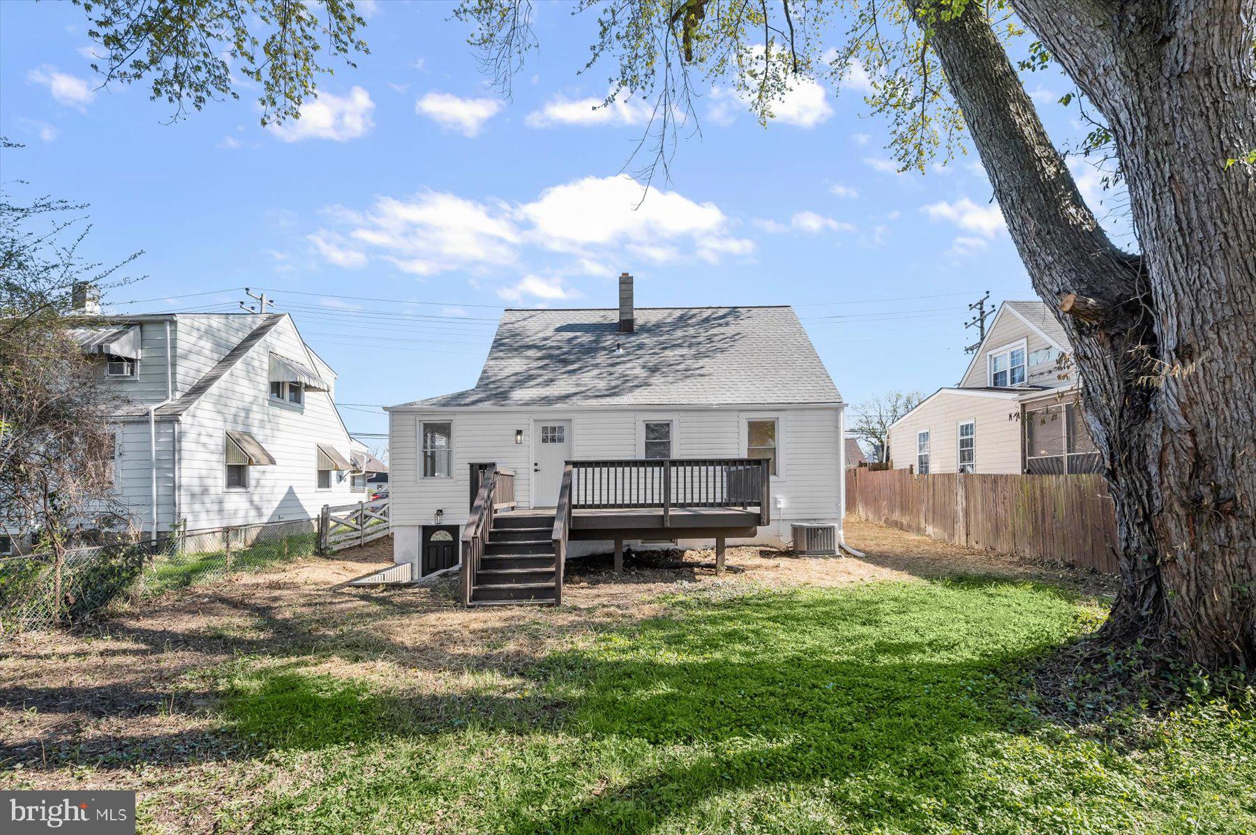 COLONIAL HOUSING - Residential