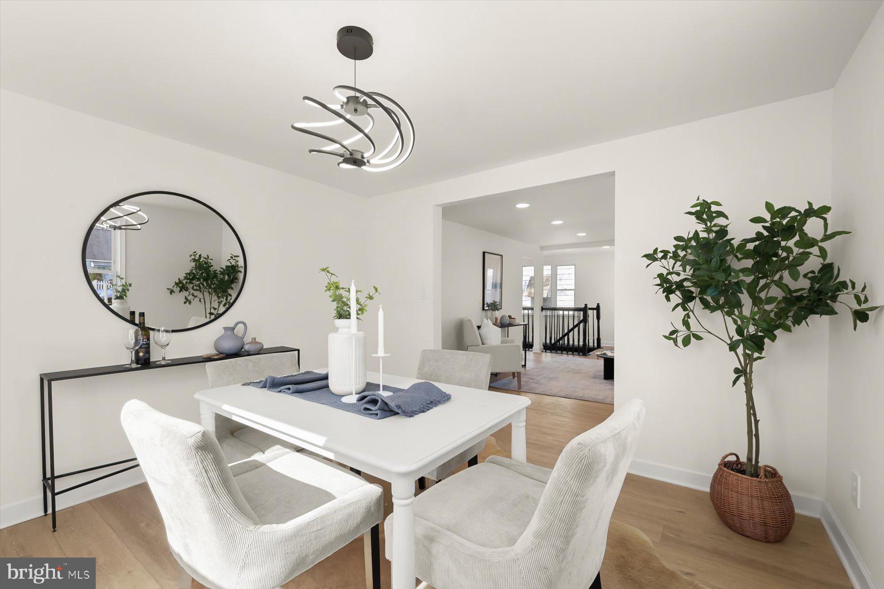 COLONIAL HOUSING - Residential