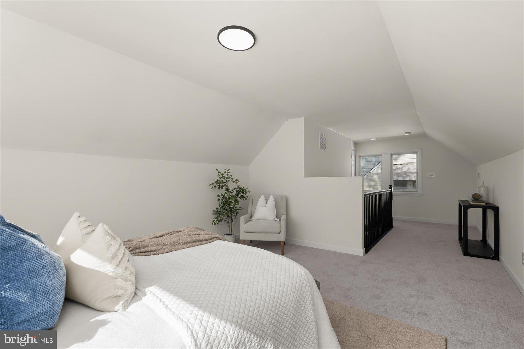 COLONIAL HOUSING - Residential