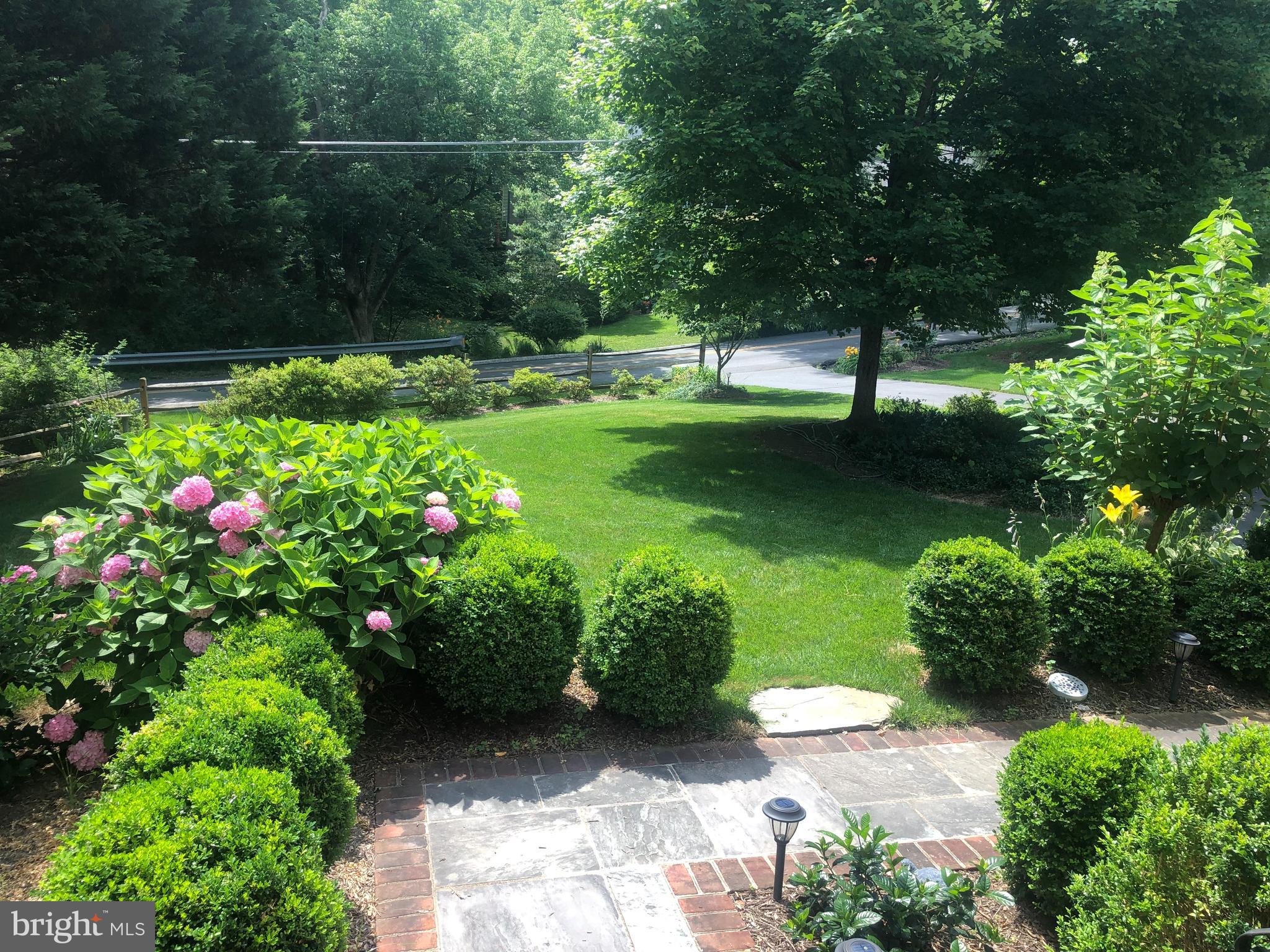 INGLESIDE - Residential