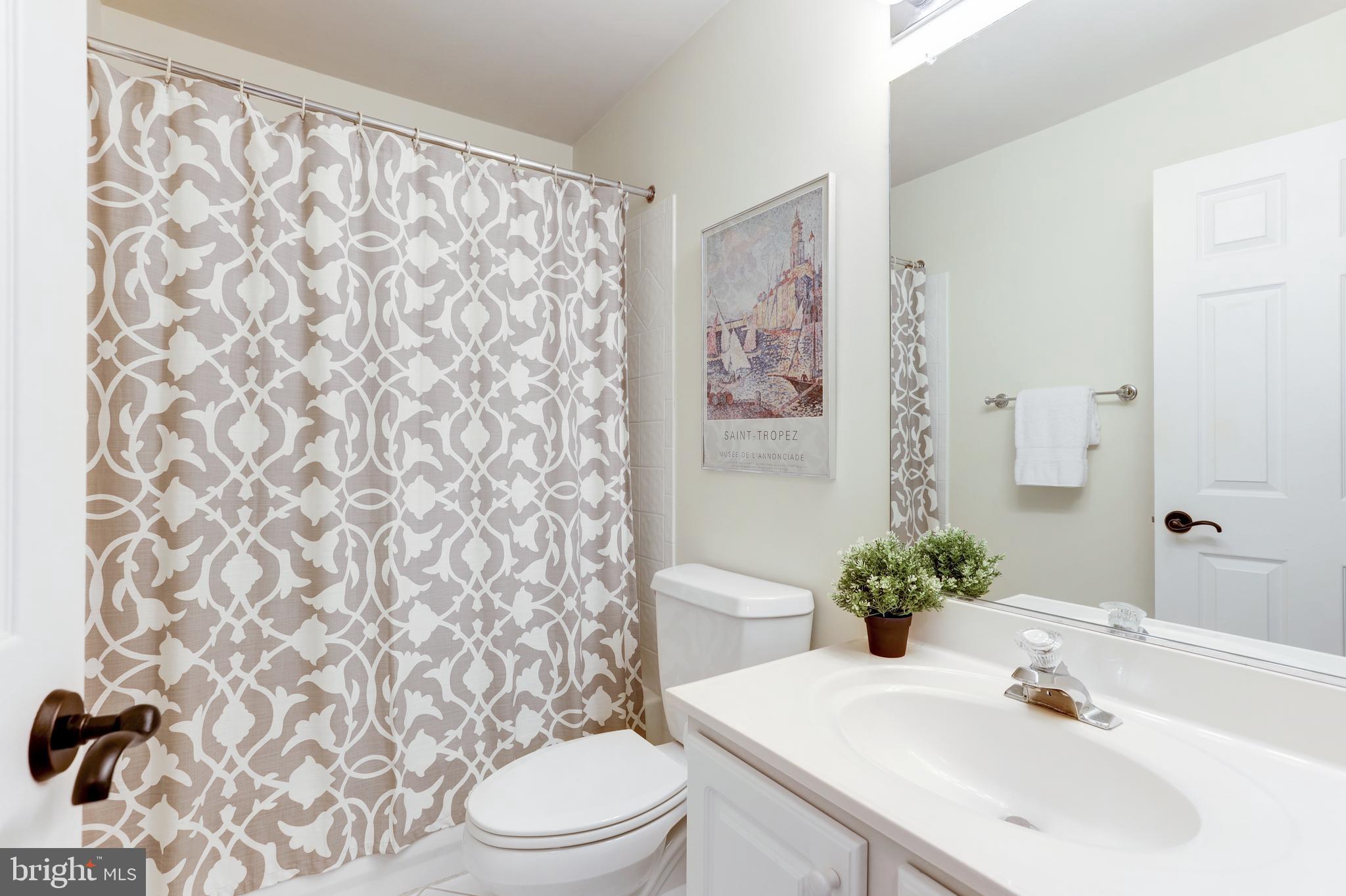 INGLESIDE - Residential