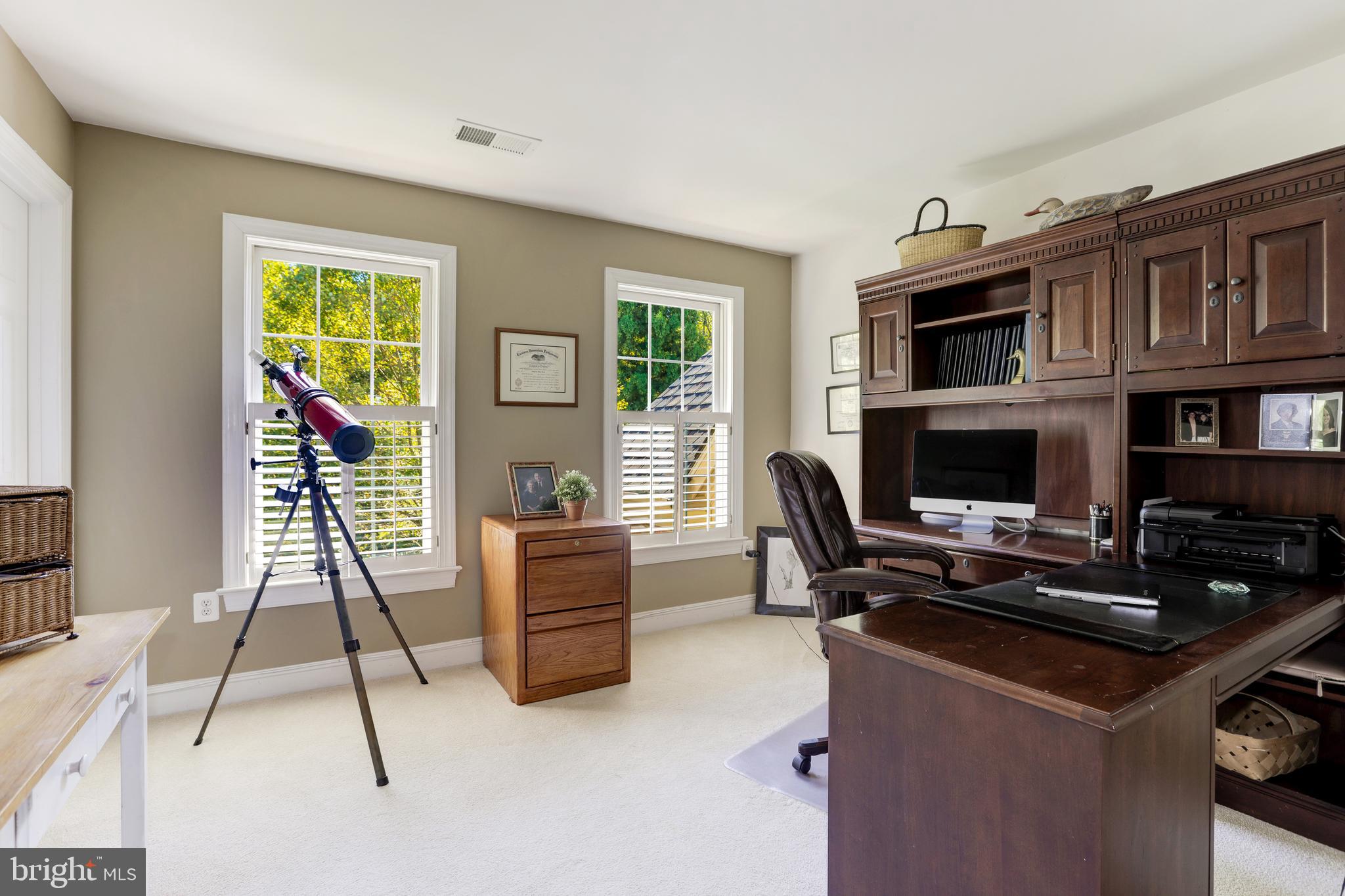 INGLESIDE - Residential