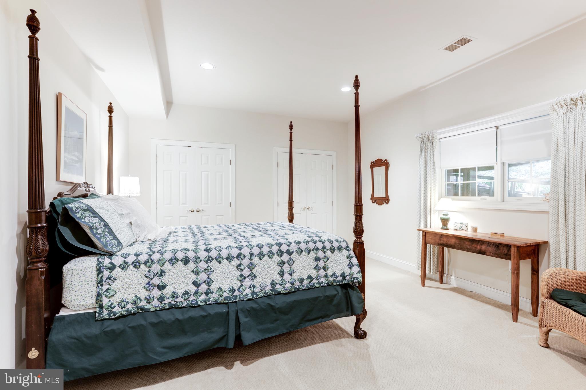 INGLESIDE - Residential