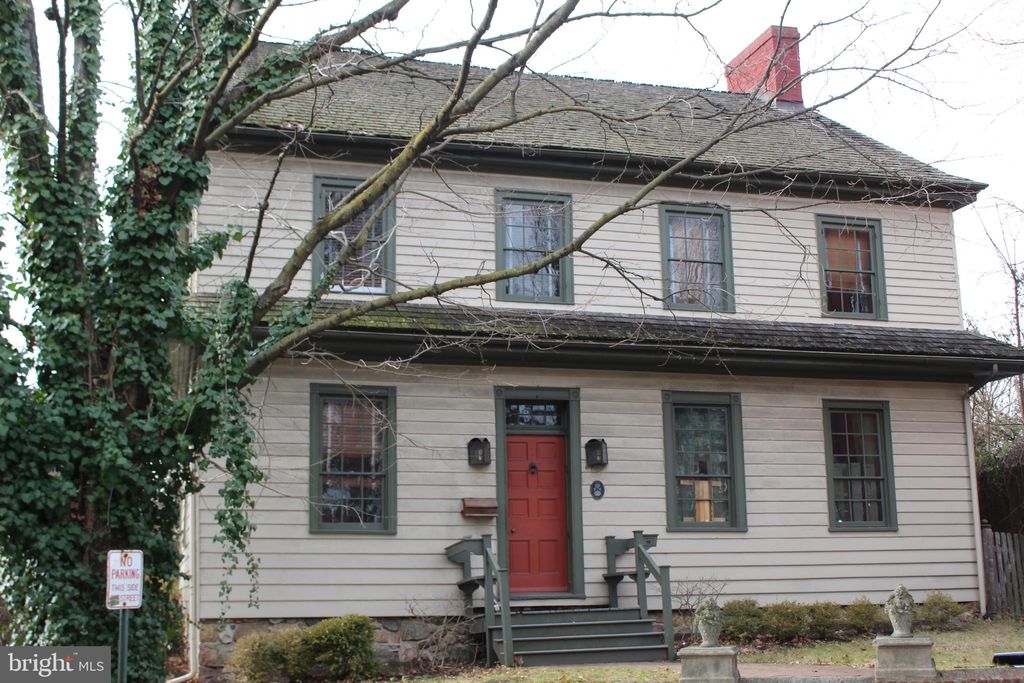 Photo of 11 N WATERFORD AVE, MARIETTA, PA 17547 (MLS # PALA2028424)