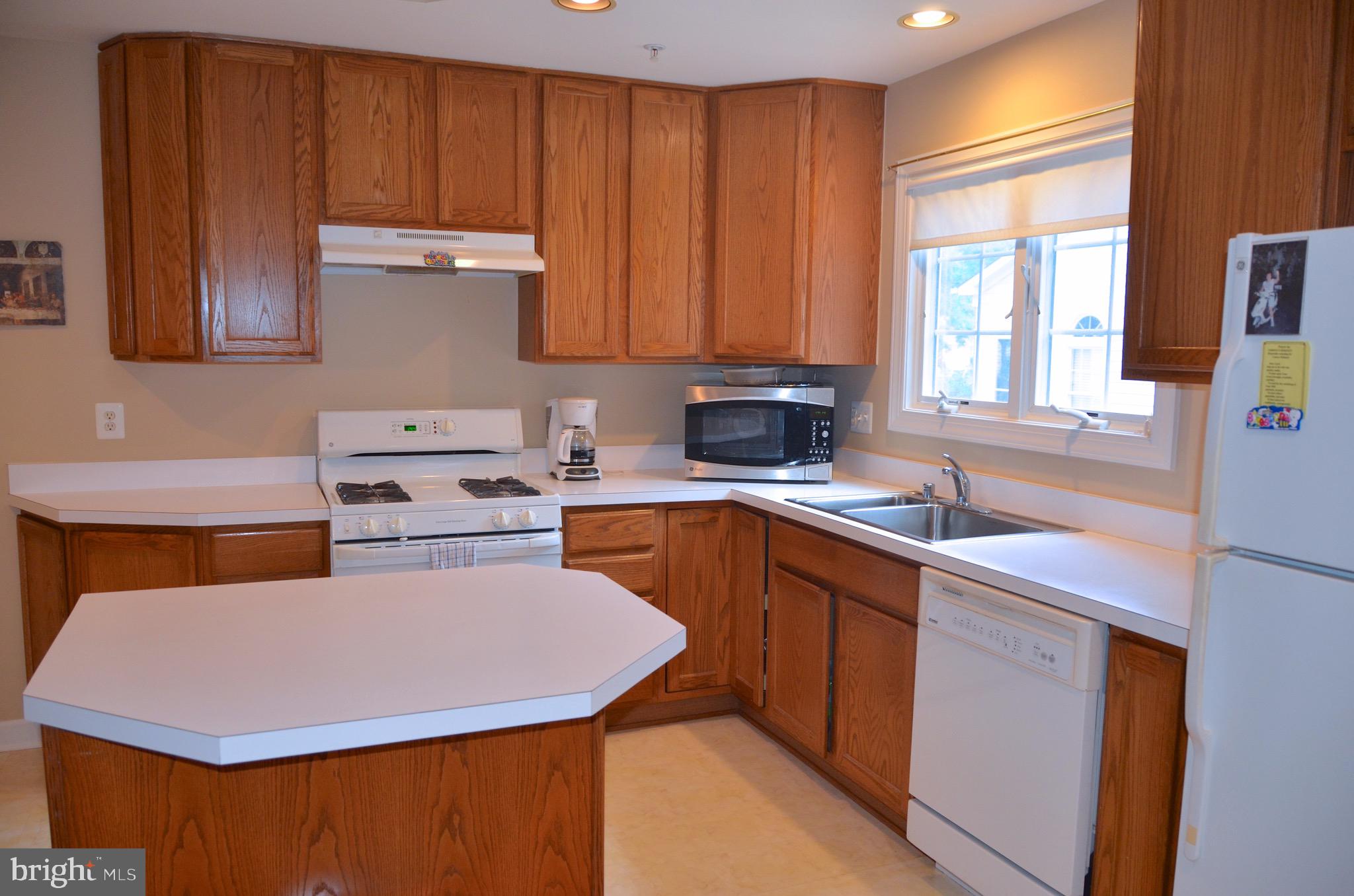 SOUTH RIVER COLONY - Residential