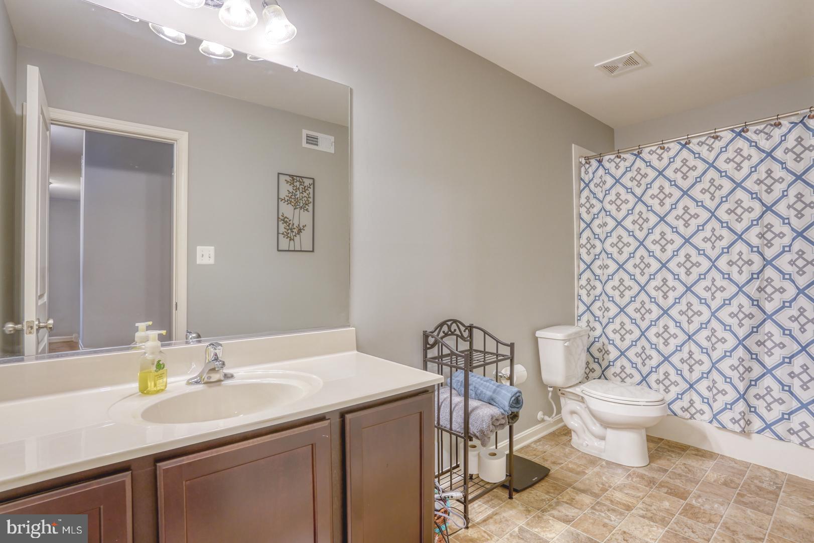 WALNUT HILL - Residential