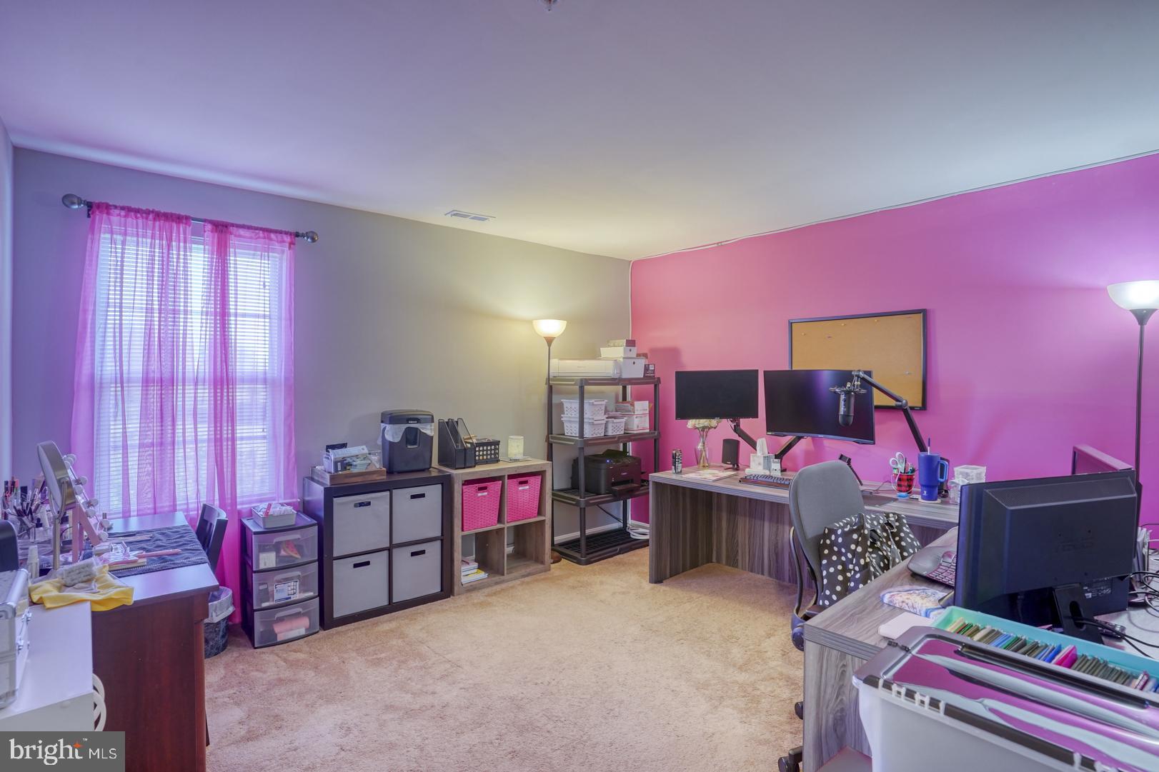 WALNUT HILL - Residential