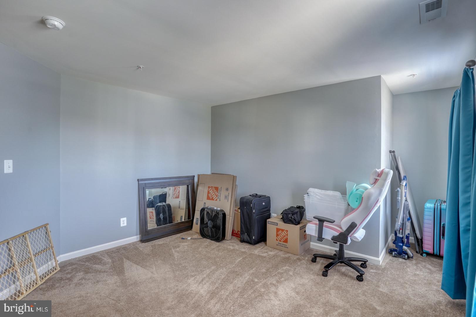 WALNUT HILL - Residential