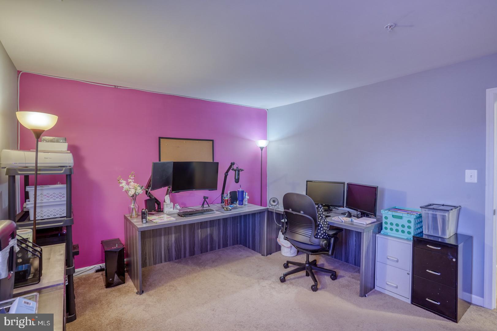 WALNUT HILL - Residential