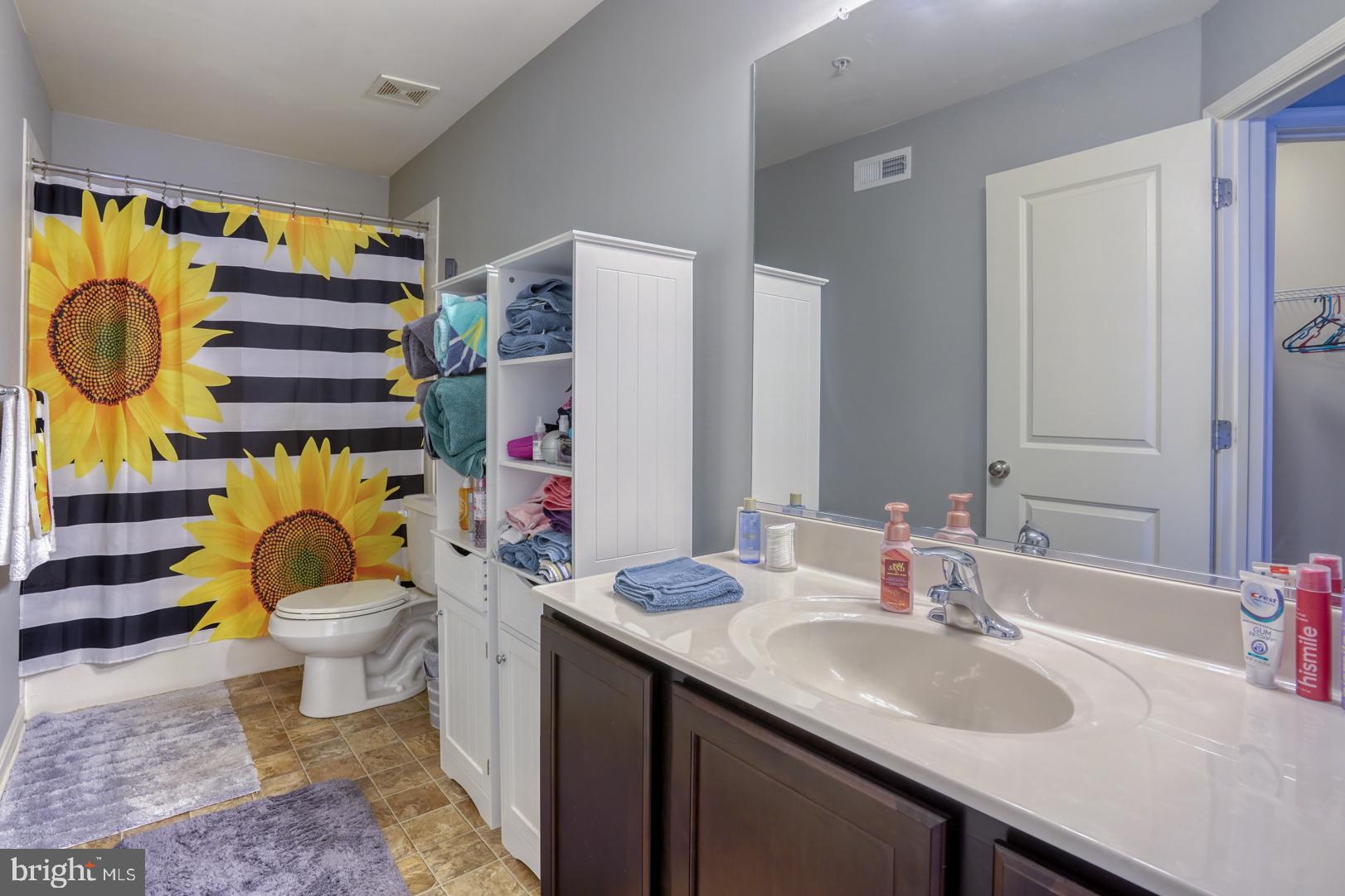 WALNUT HILL - Residential