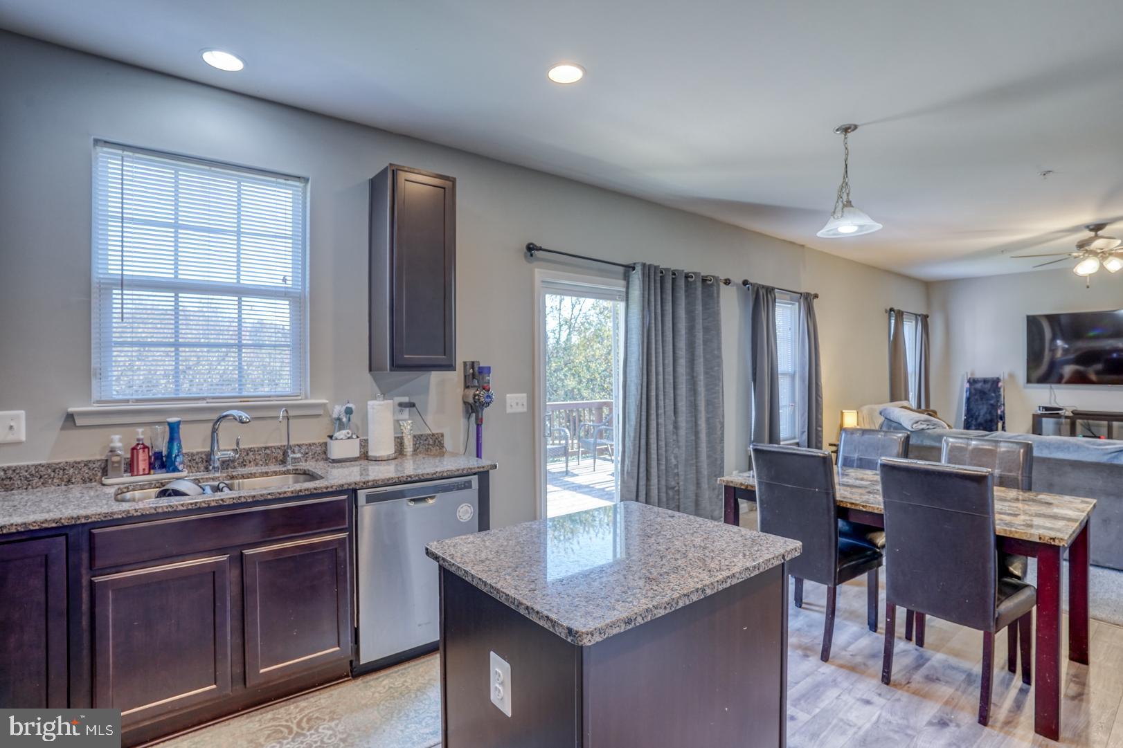 WALNUT HILL - Residential