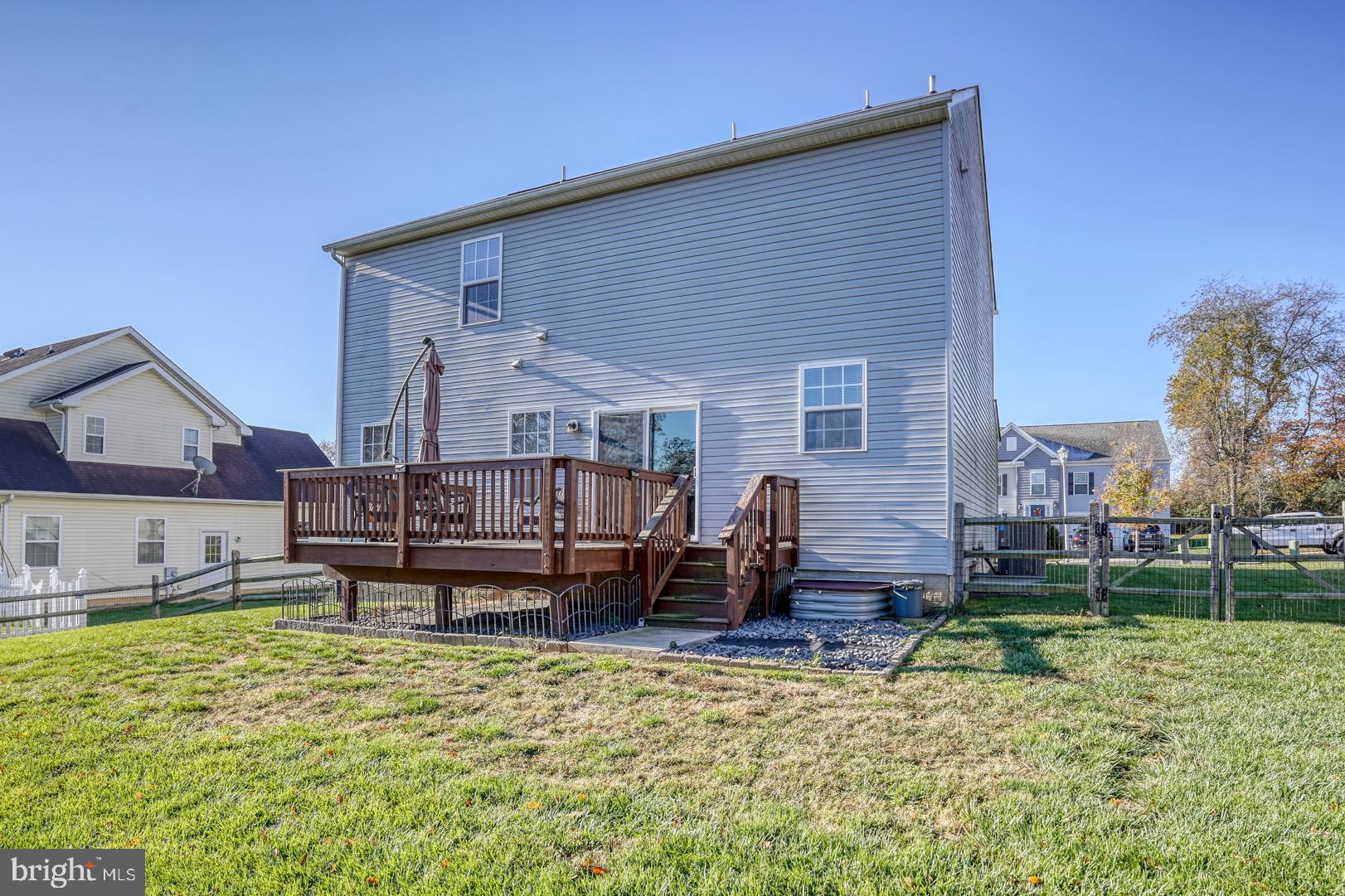 WALNUT HILL - Residential