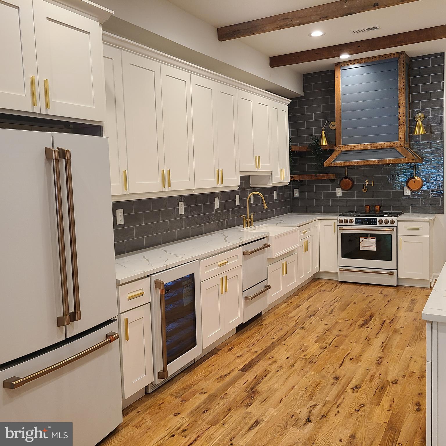 728 S 8TH STREET