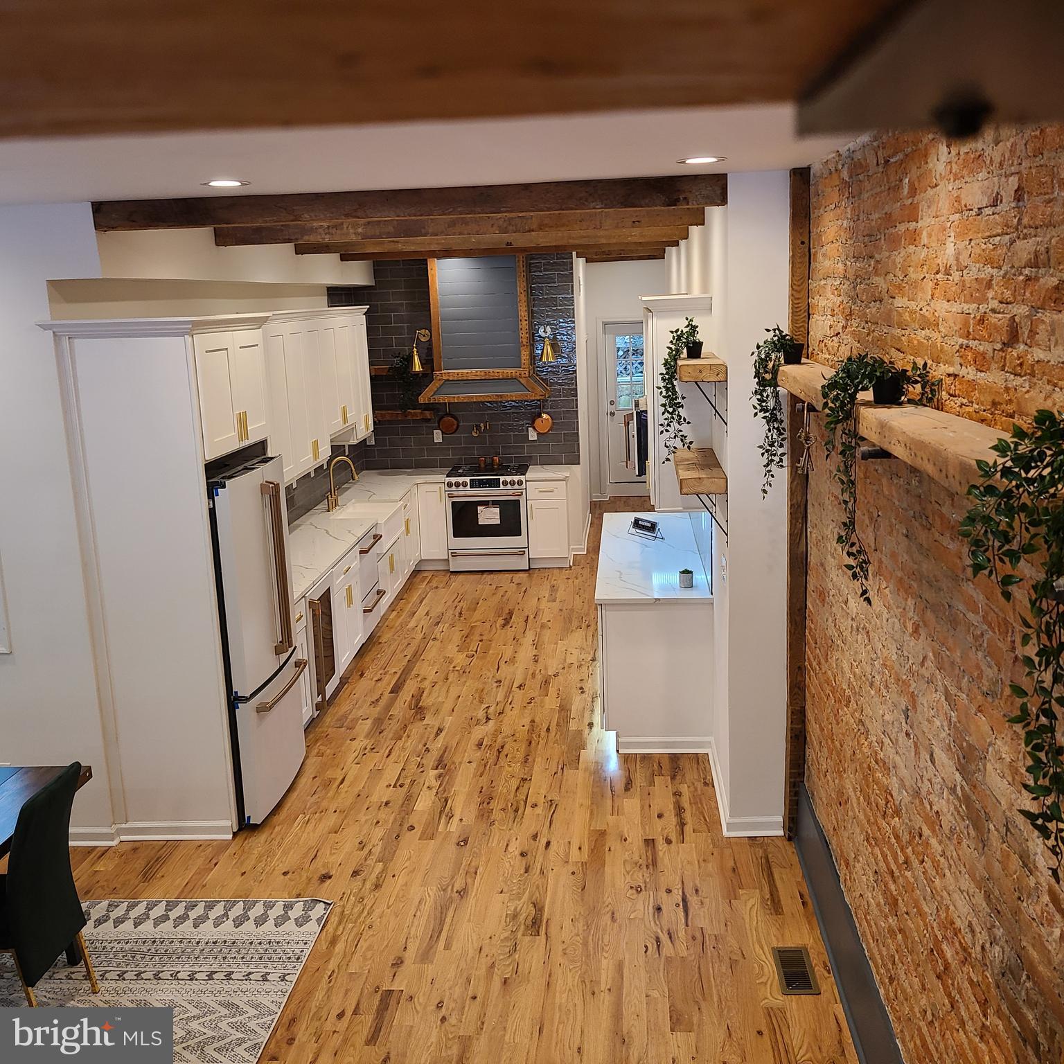 728 S 8TH STREET