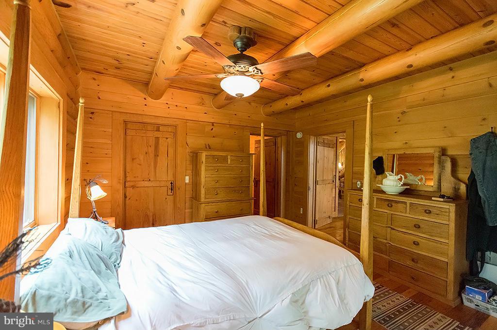 ROUND TOP ESTATES - Residential