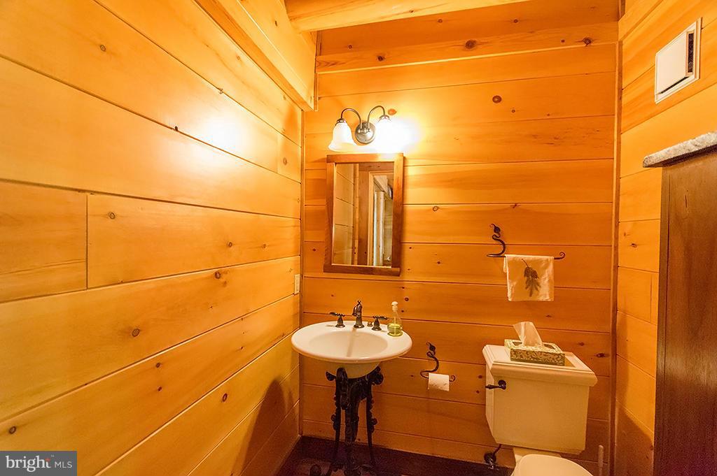 ROUND TOP ESTATES - Residential