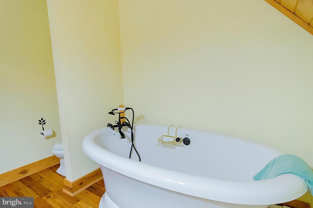 ROUND TOP ESTATES - Residential