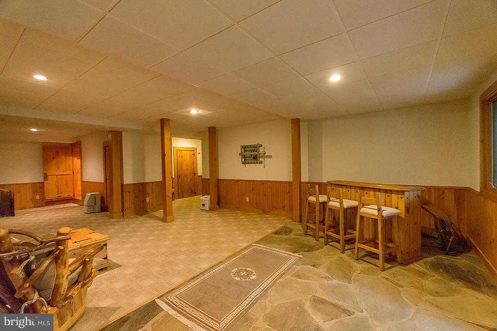 ROUND TOP ESTATES - Residential