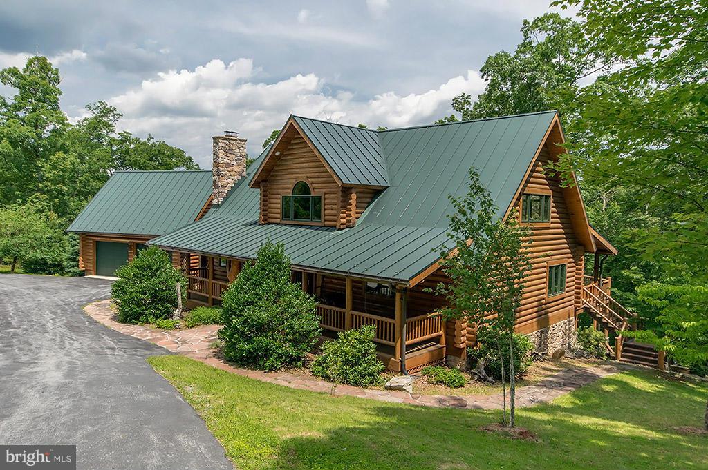 ROUND TOP ESTATES - Residential