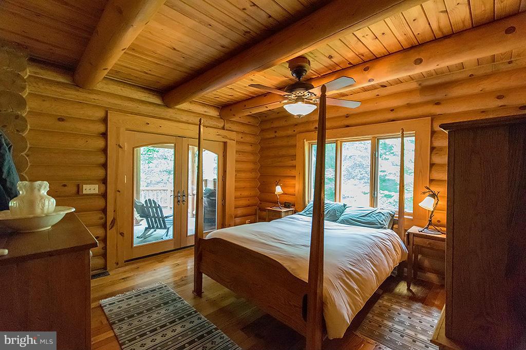 ROUND TOP ESTATES - Residential